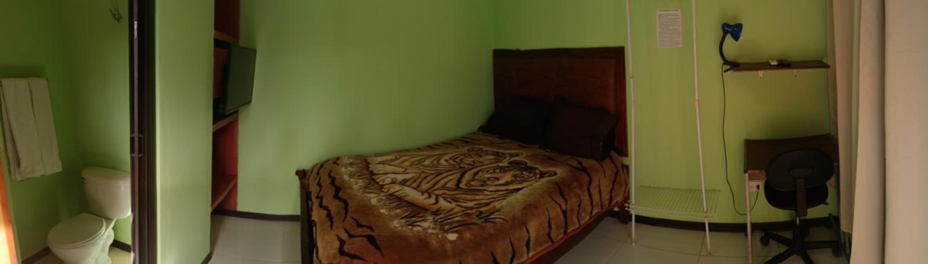 Quadruple Room with Private Bathroom photo 1