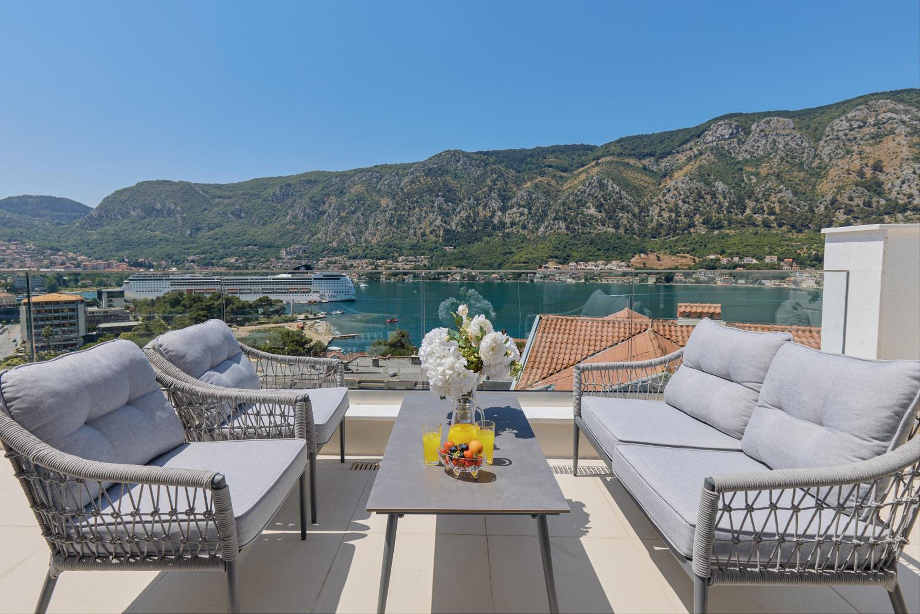 Apartment with Sea View
