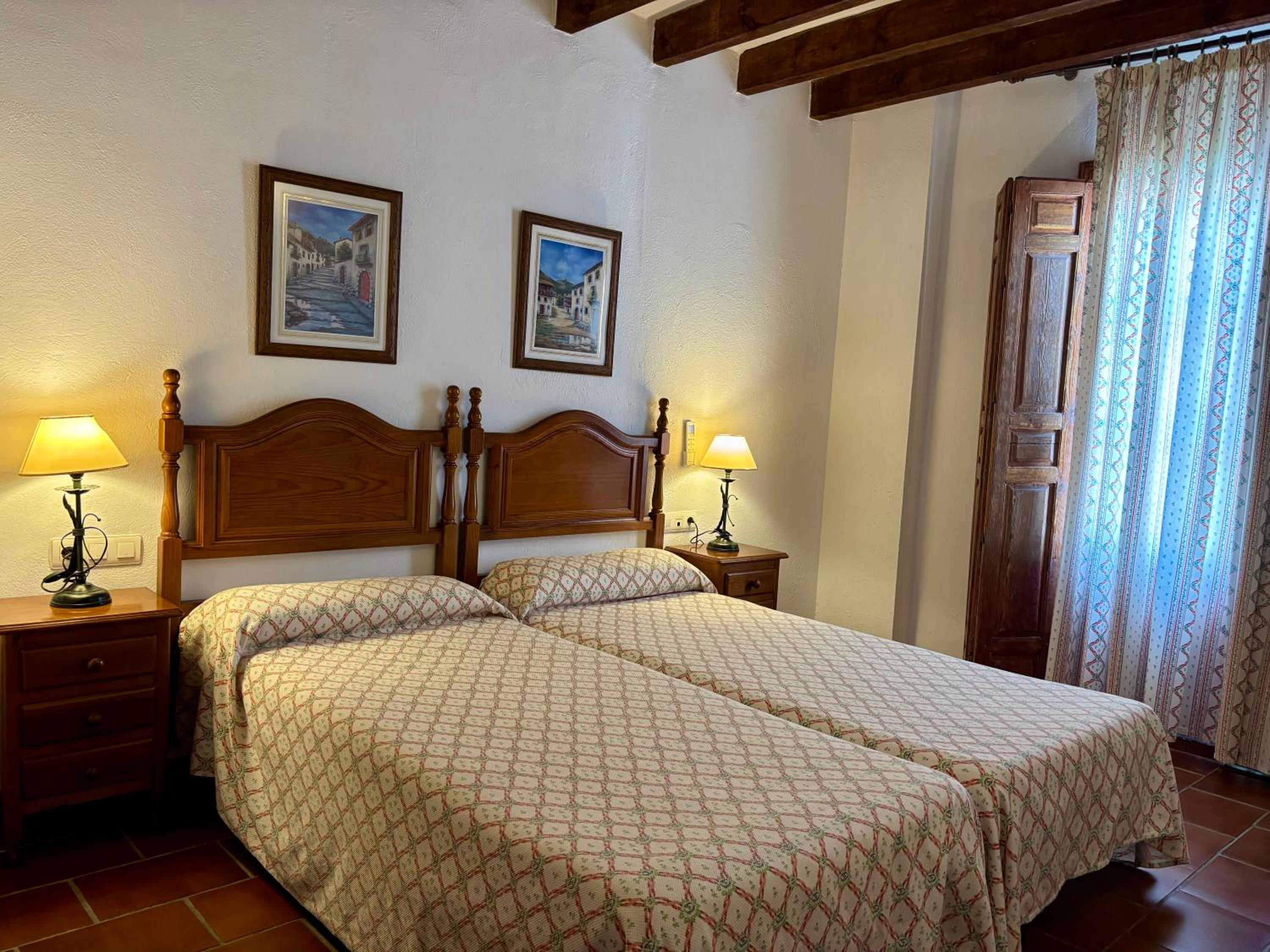 Twin Room with Private Bathroom