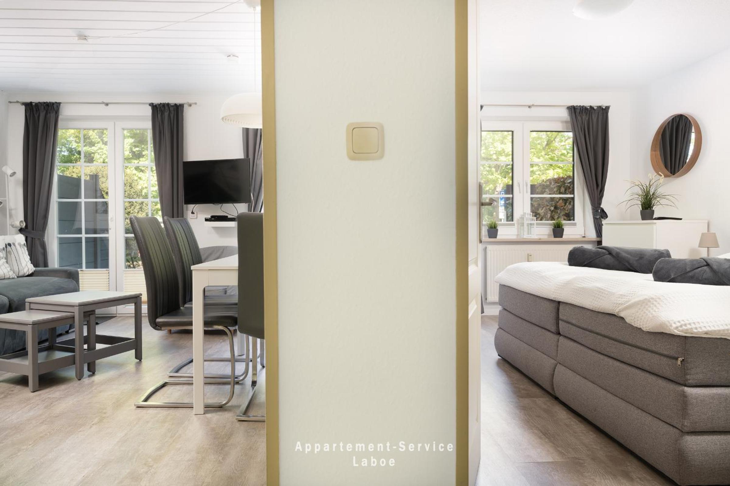 Apartment with Terrace photo 3