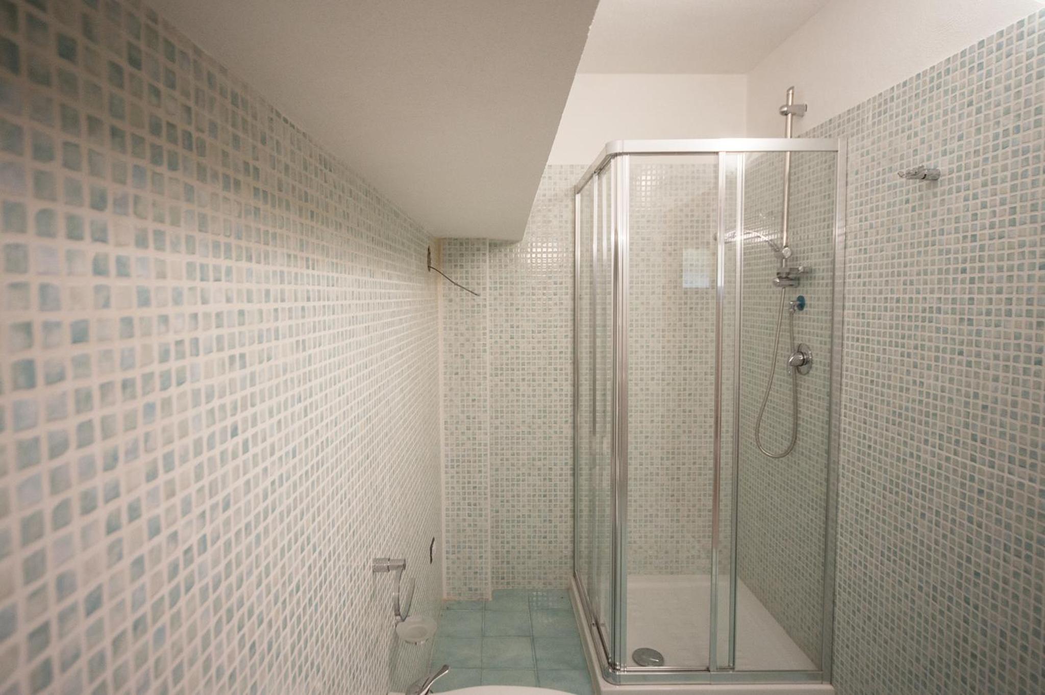 Two-Bedroom Apartment - Split Level photo 3