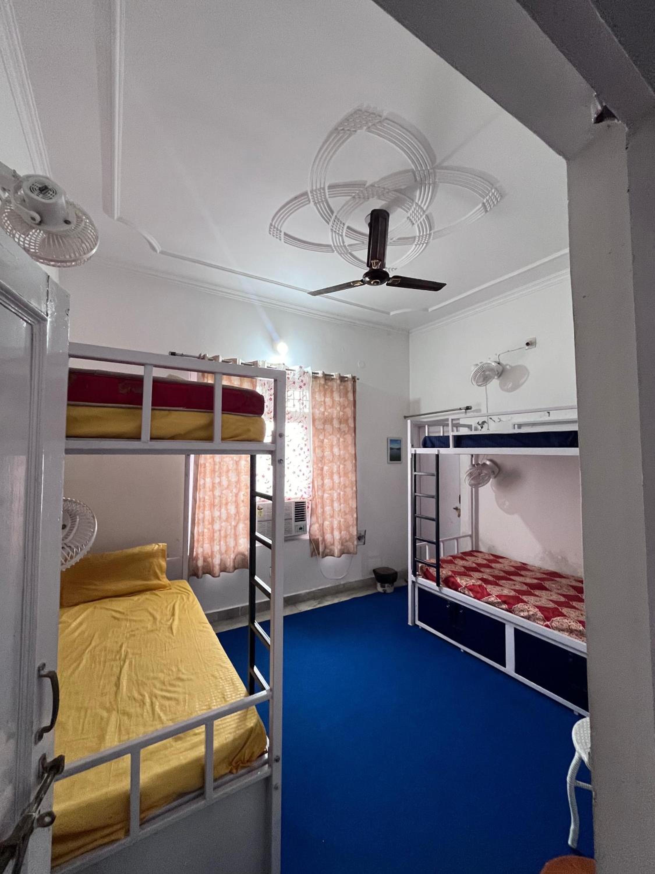 Bed in 4-Bed Mixed Dormitory Room photo 2