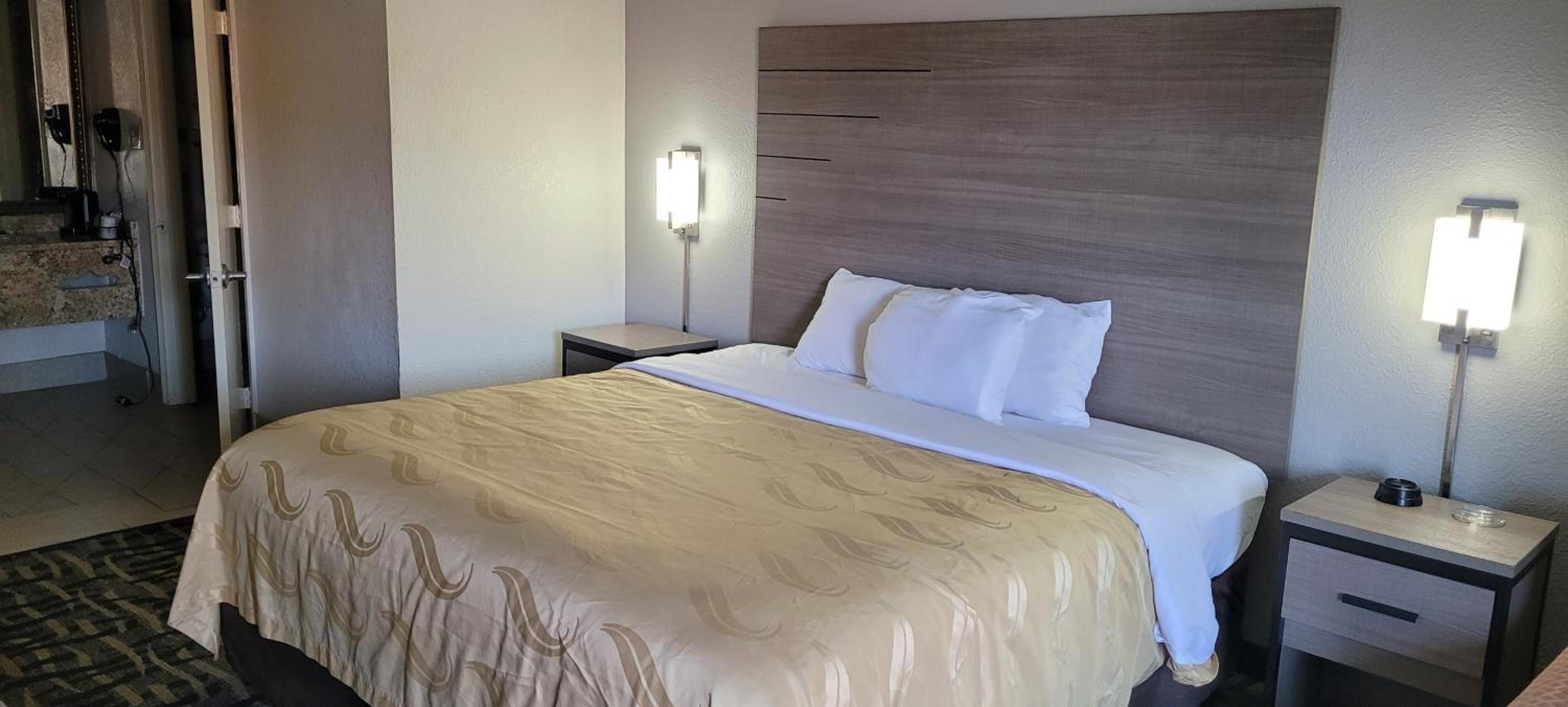 King Room - Disability Access - Non-Smoking - Photo 1