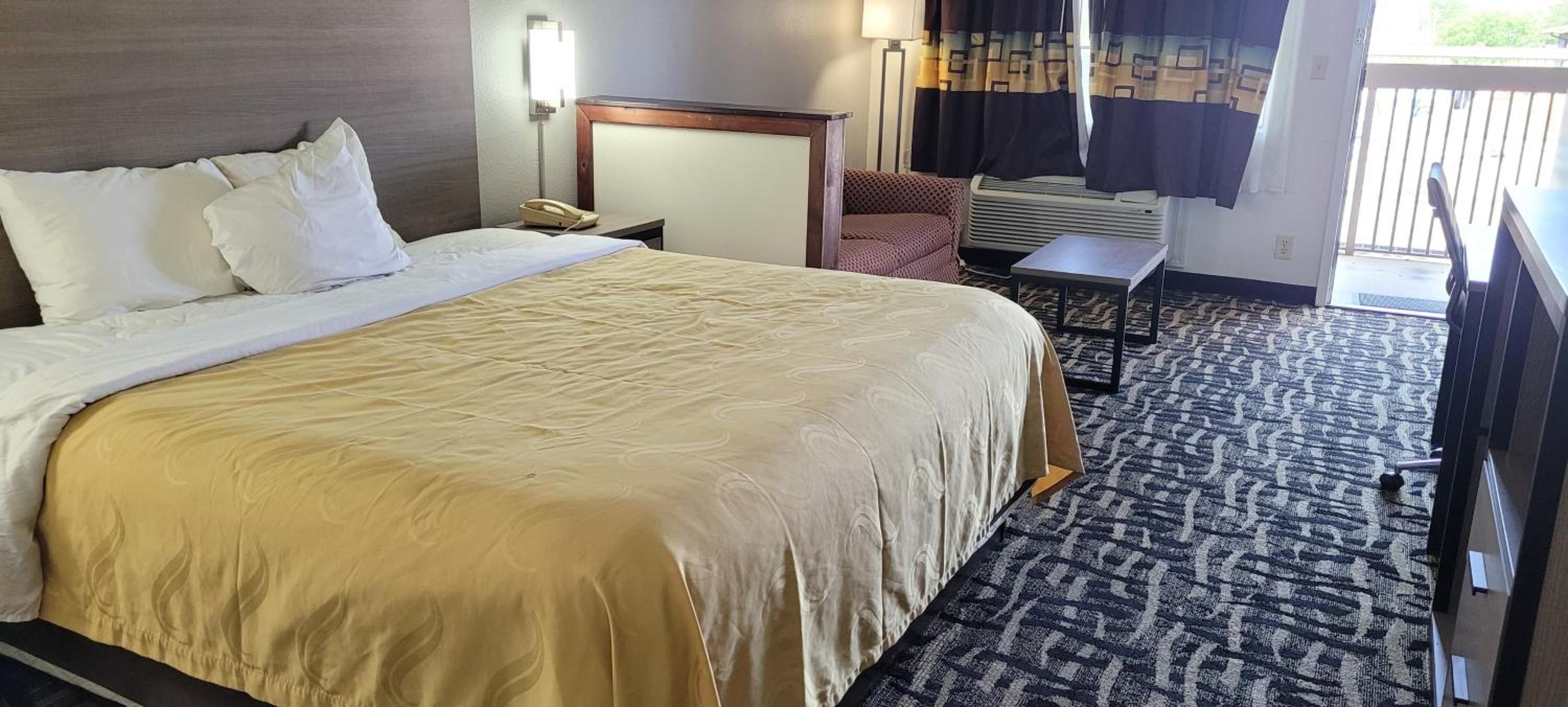 King Room - Disability Access - Non-Smoking - Photo 6