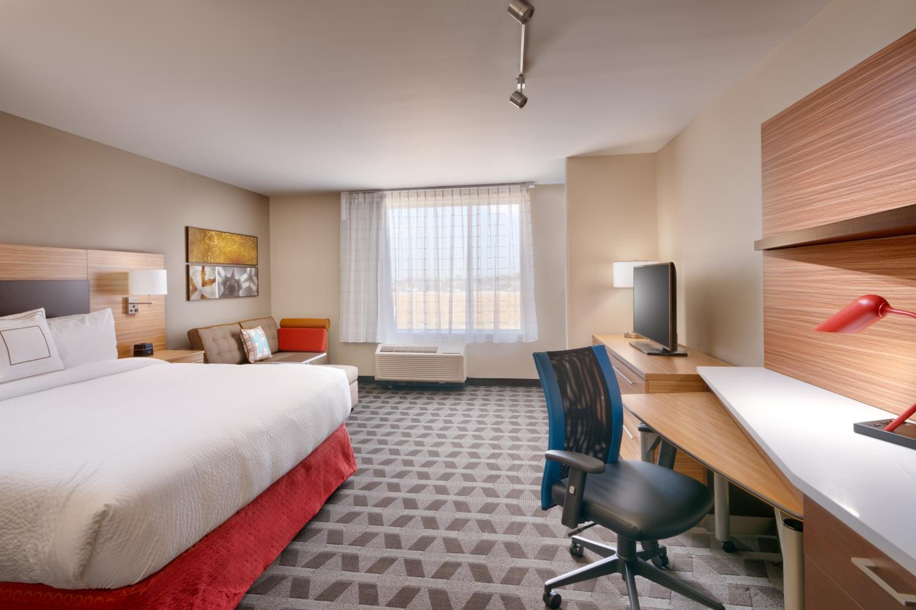 One-Bedroom King Suite with Sofa Bed and Roll-in Shower - Mobility Accessible