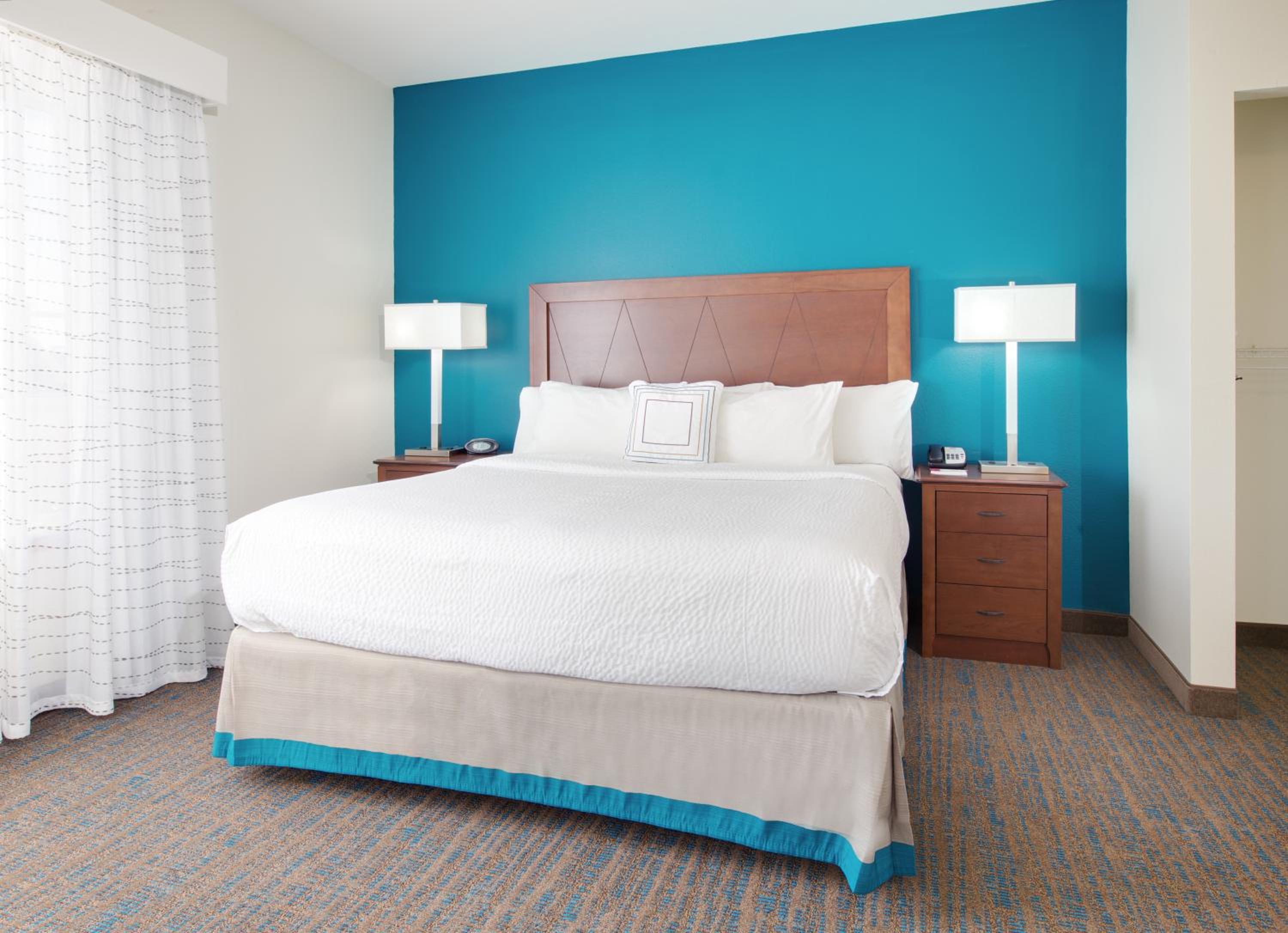 One-Bedroom King Suite with Sofa Bed - Mobility/Hearing Accessible w/Roll In Shower photo 1
