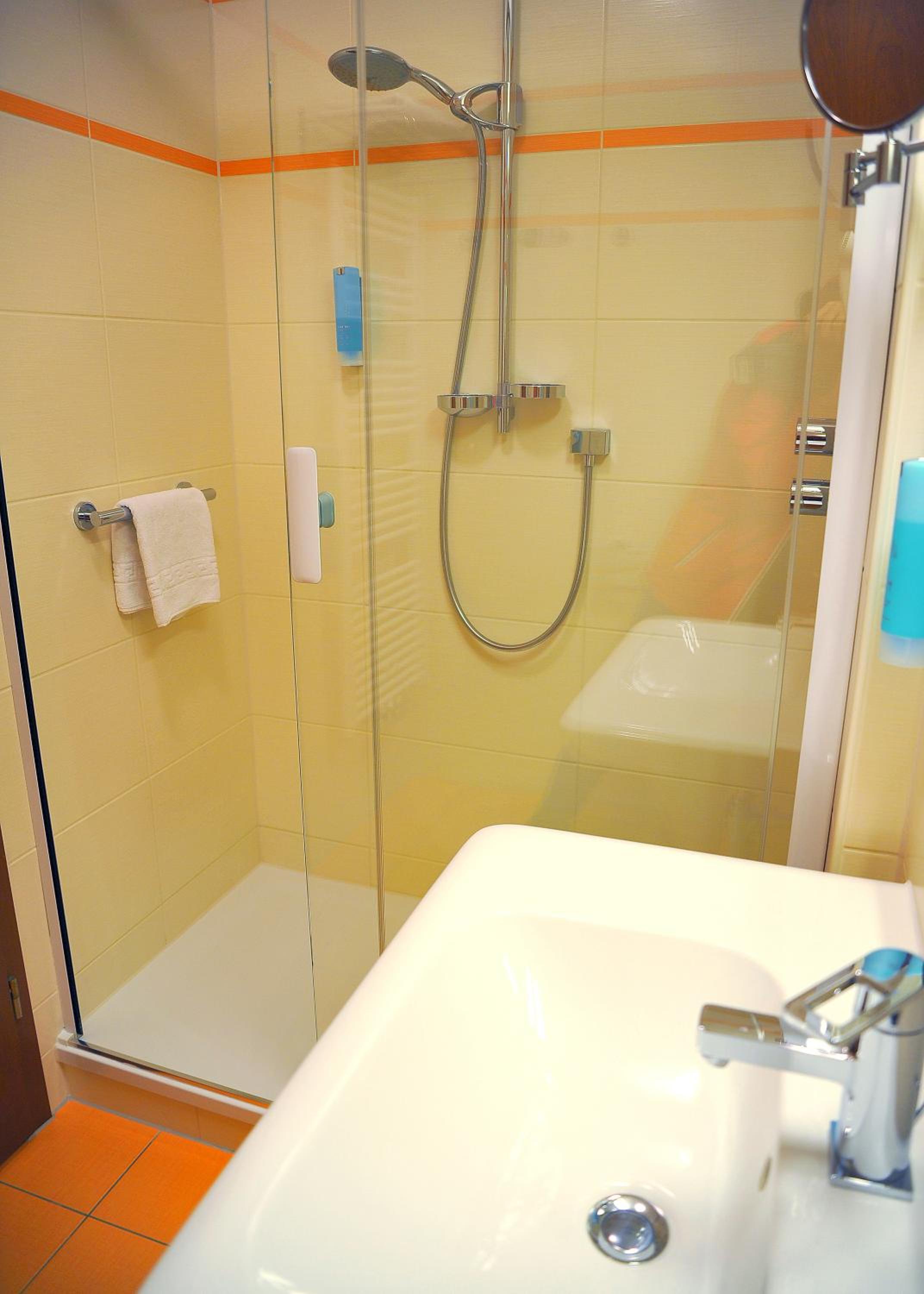 Single Room photo 2