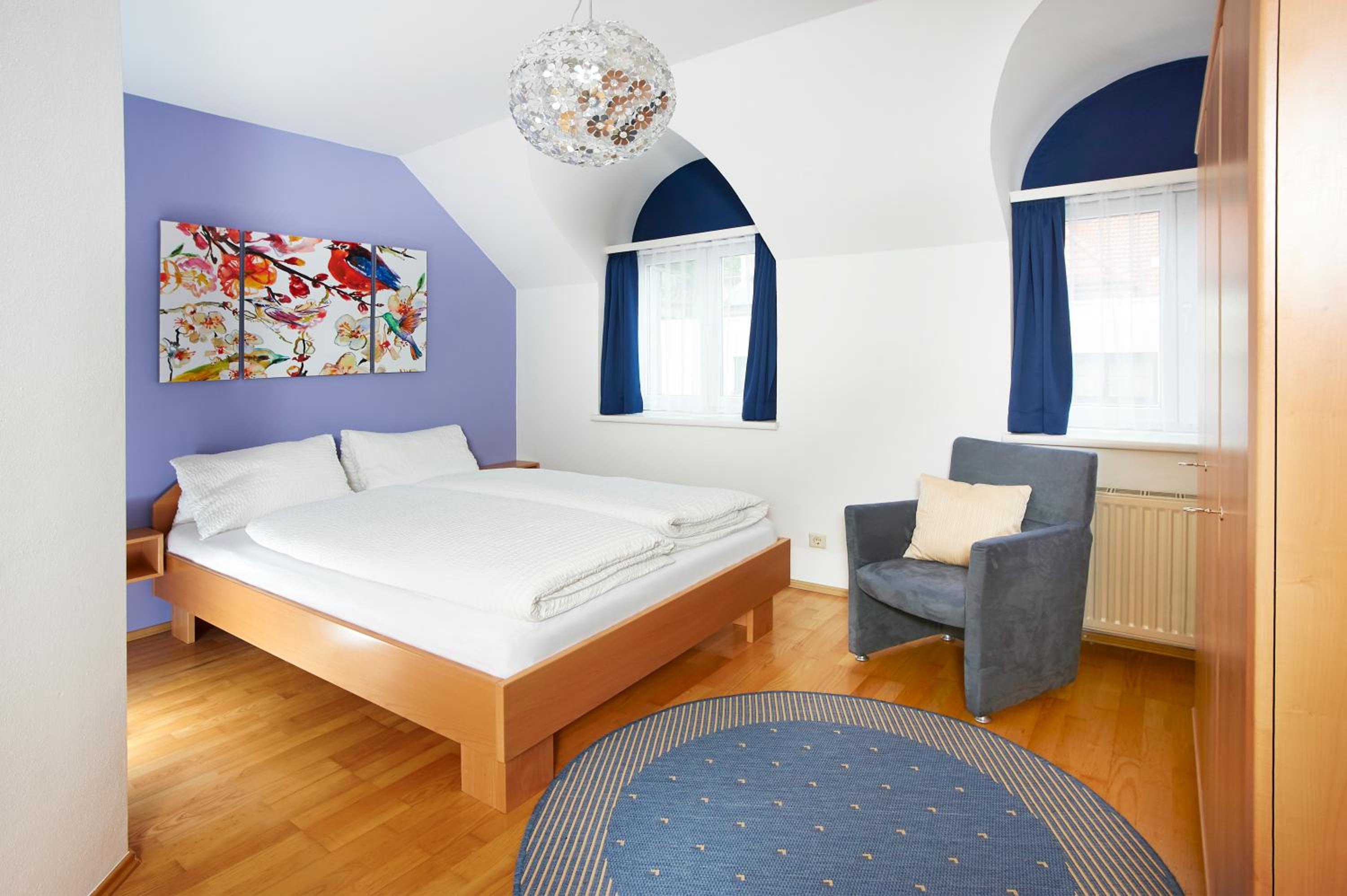 Three-Bedroom Apartment with Balcony photo 2