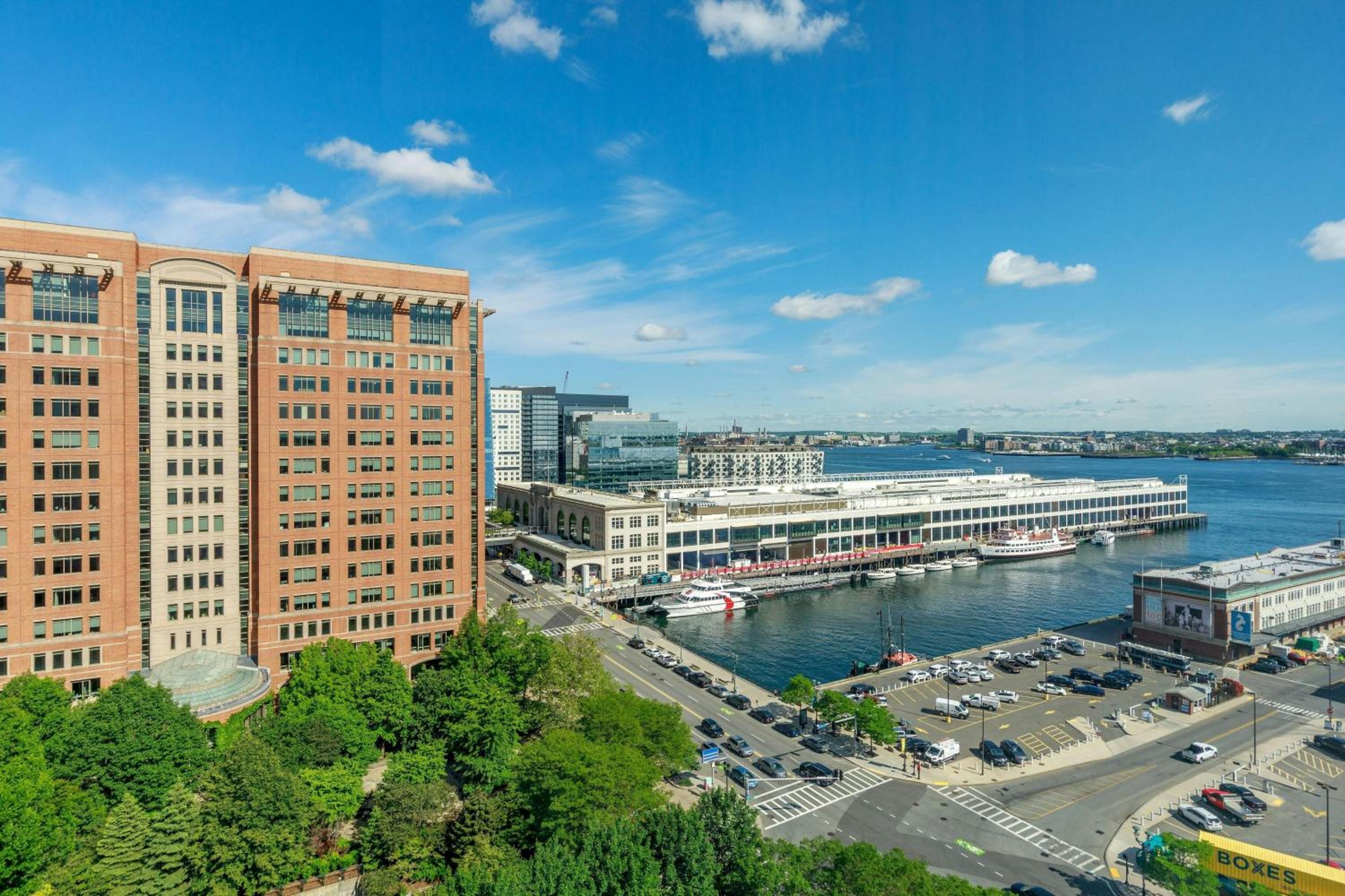 King Room with Harbor View - Hearing Accessible - Photo 17