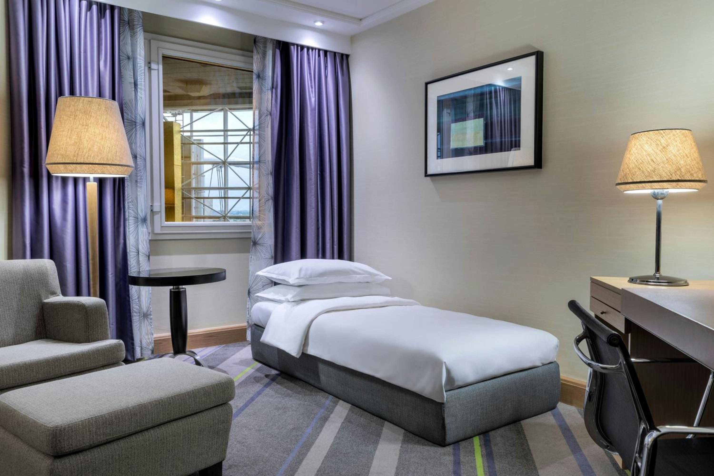 Deluxe Triple Guest Room
