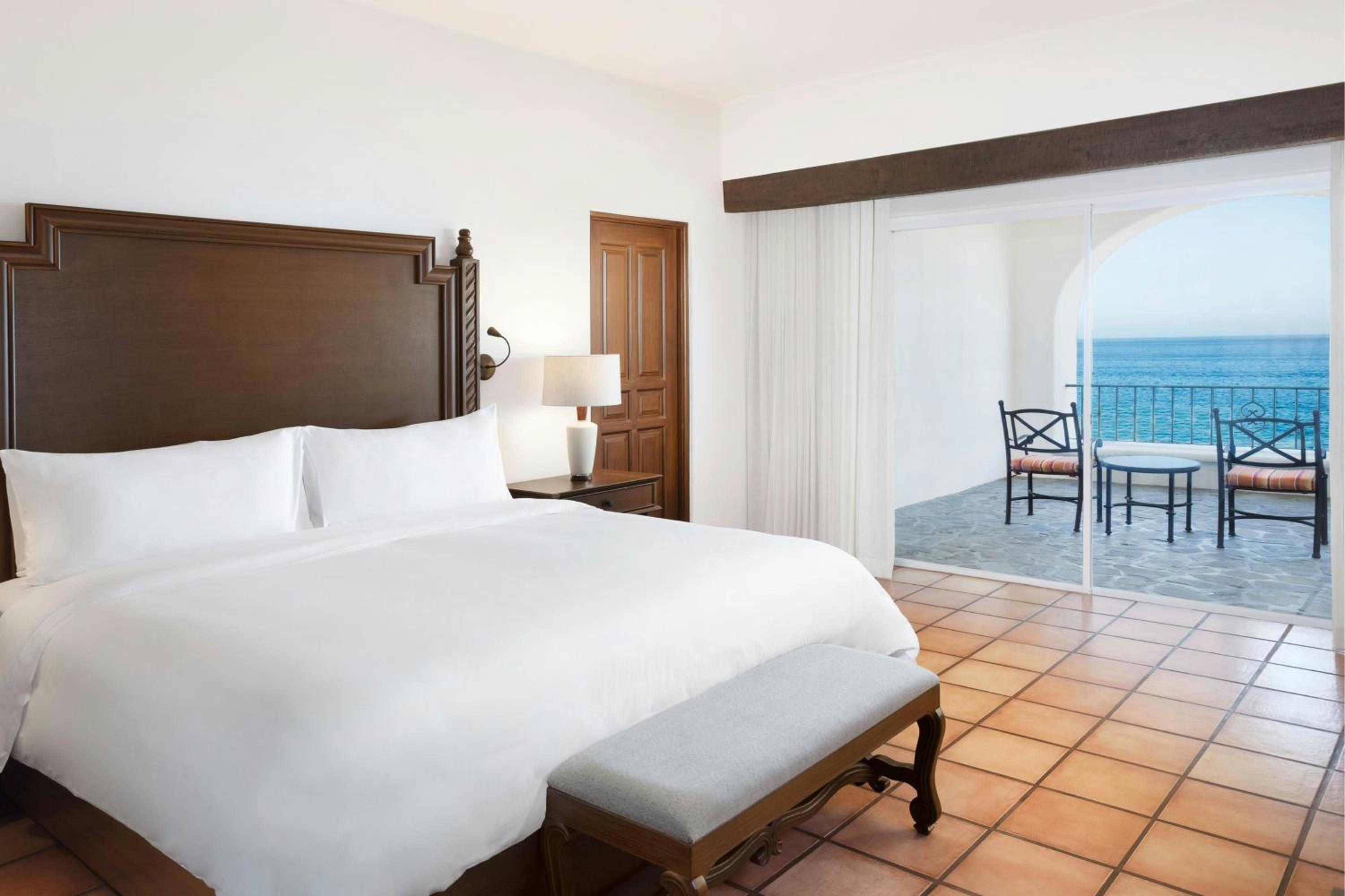Baja King Room - Oceanfront with Balcony