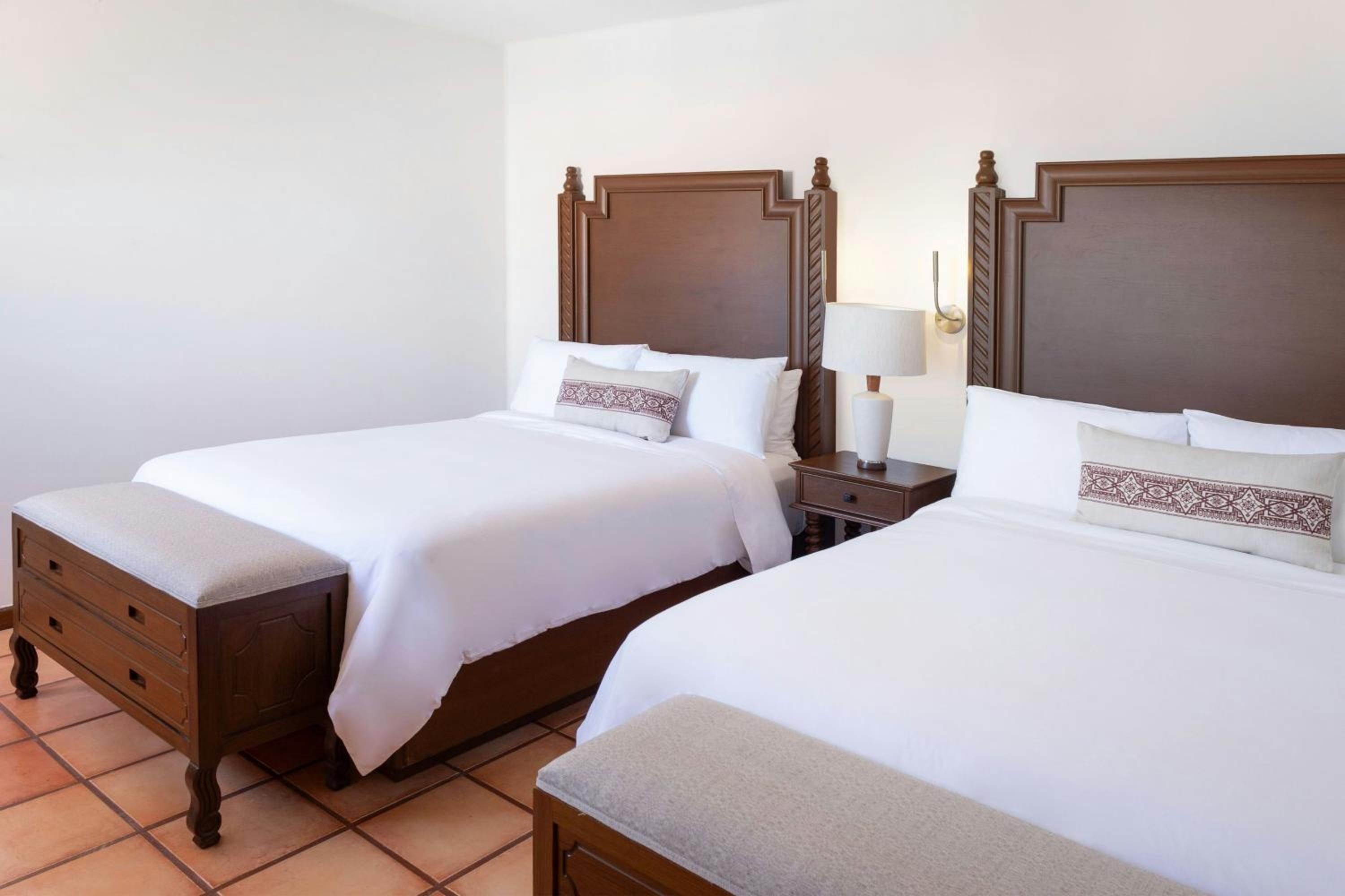 Bi-Level Deluxe Room with Ocean View and Balcony