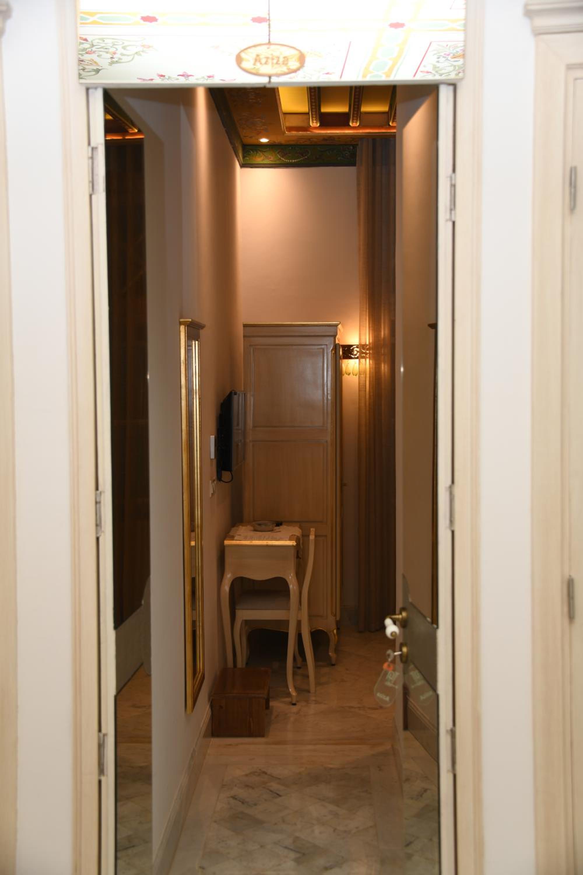 Double Room with Private Bathroom photo 2