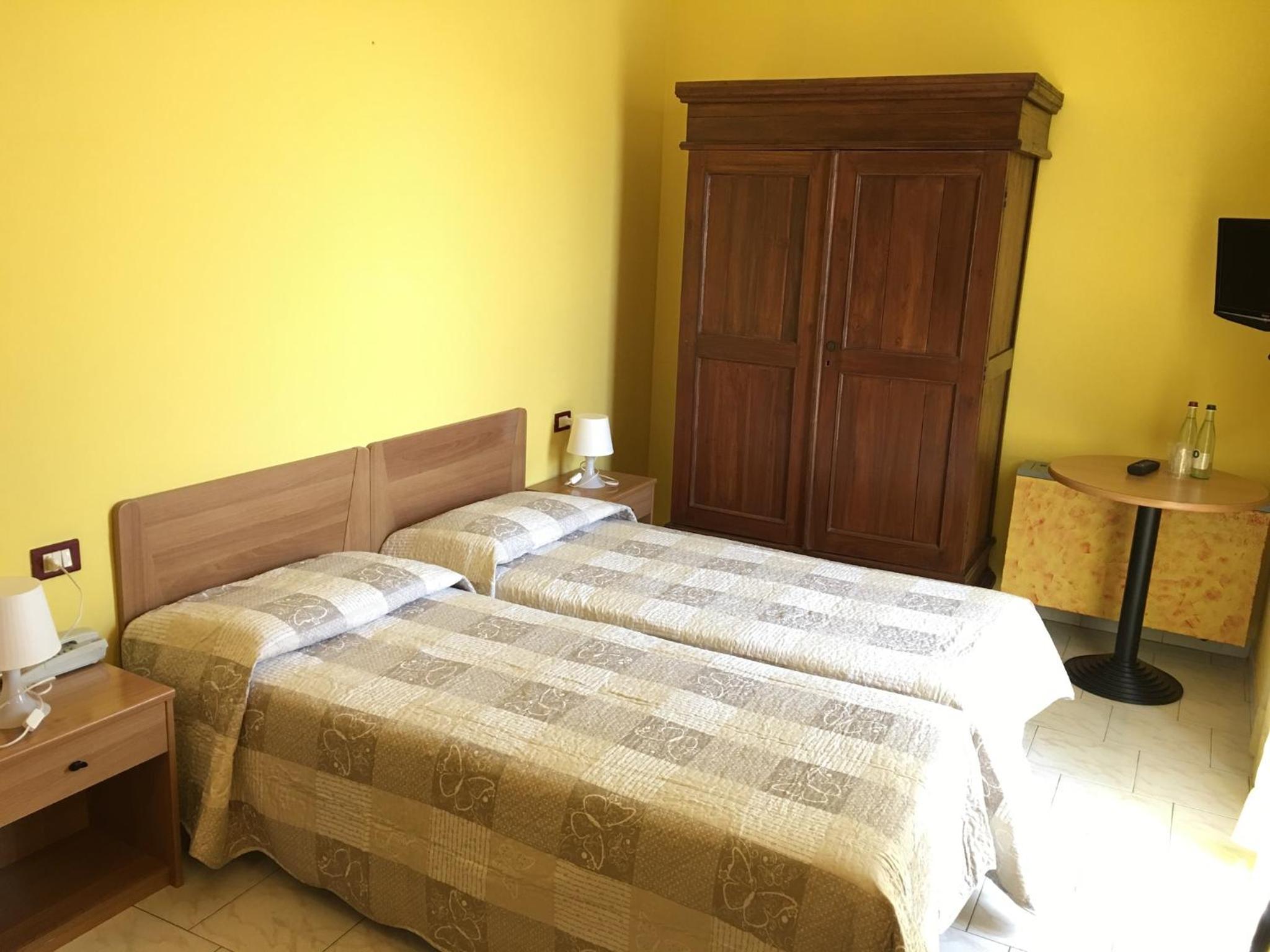 Double or Twin Room - Photo 3