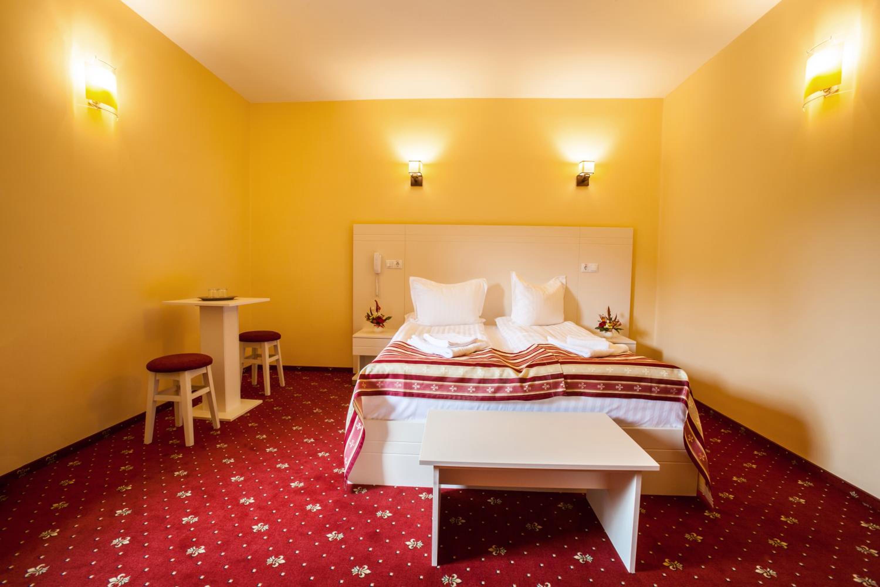 Deluxe Double Room - Photo 1