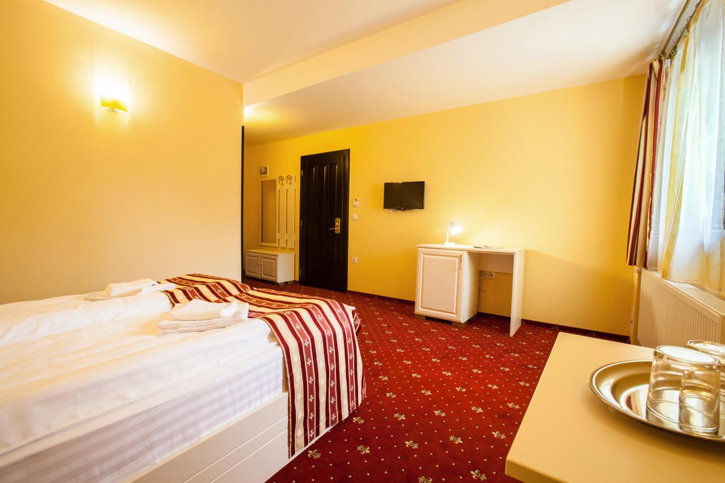 Deluxe Double Room - Photo 5