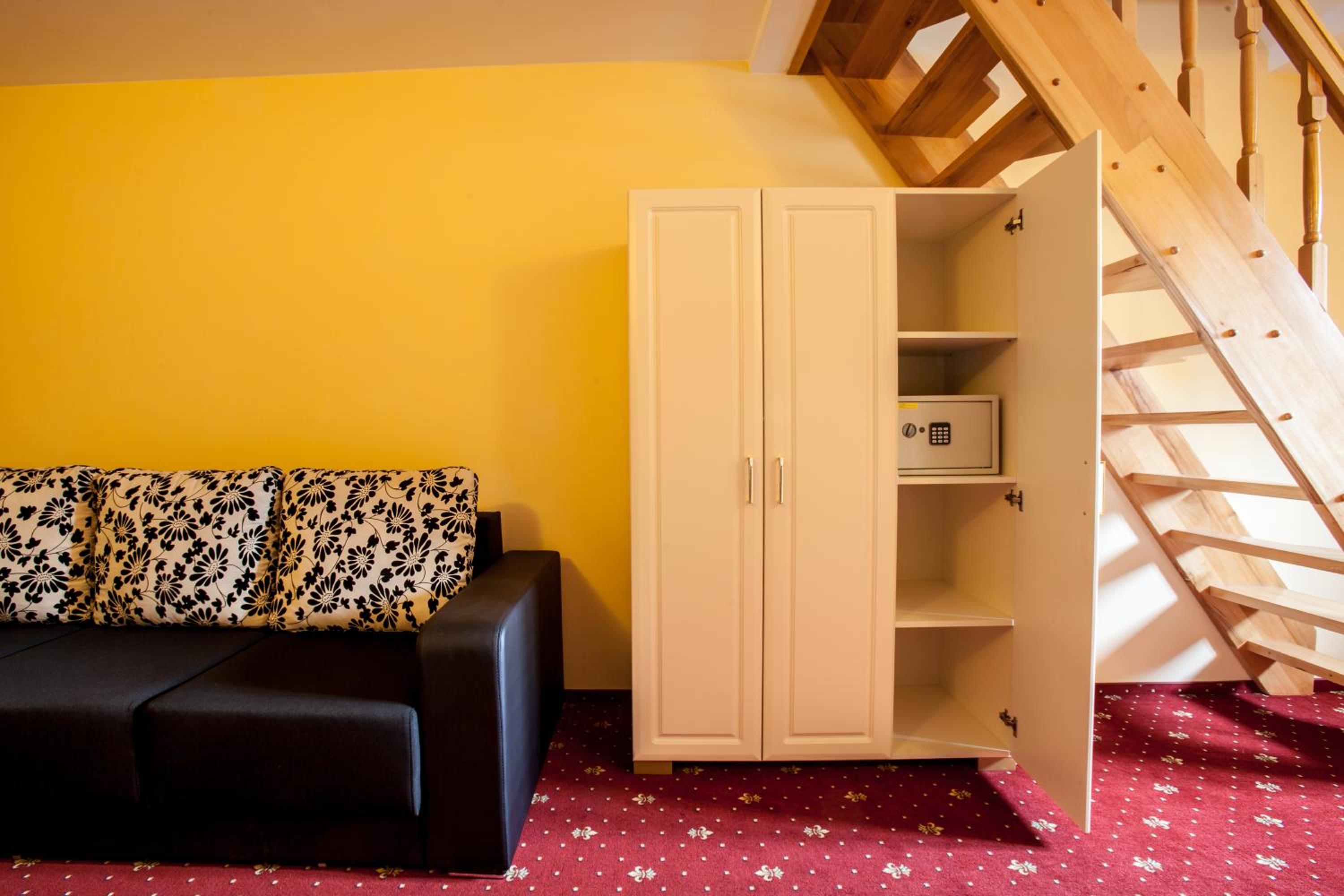 Duplex Suite - Photo 4