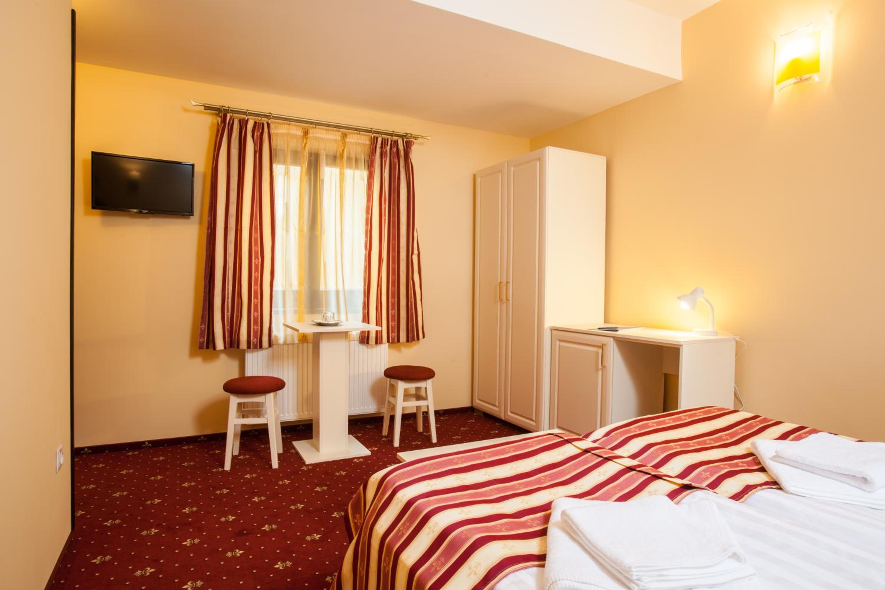 Deluxe Double Room - Photo 4