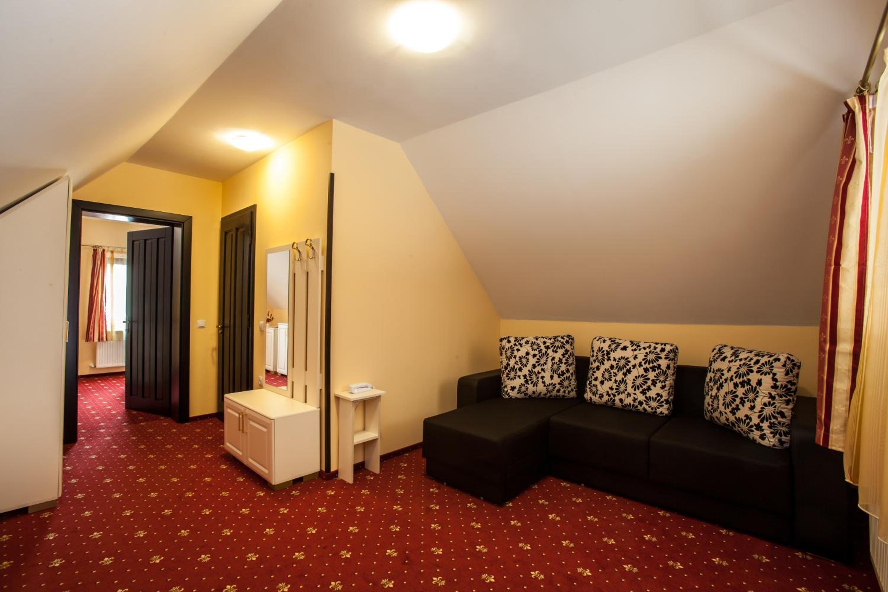 Duplex Suite - Photo 2