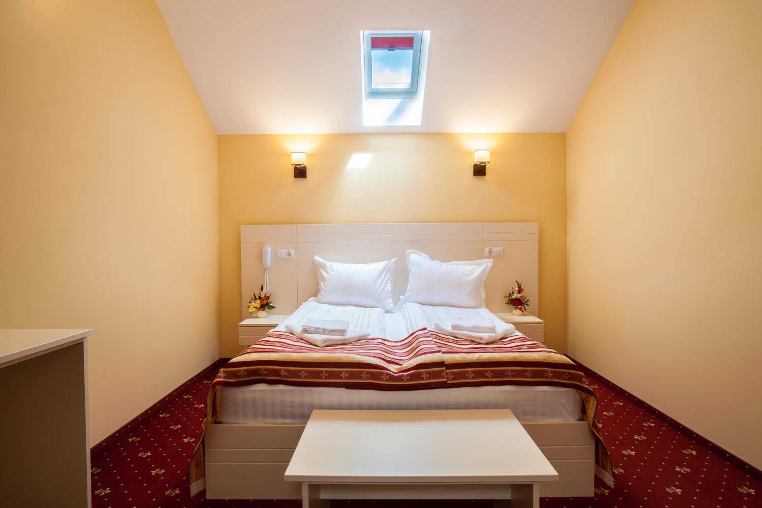 Deluxe Double Room - Photo 3
