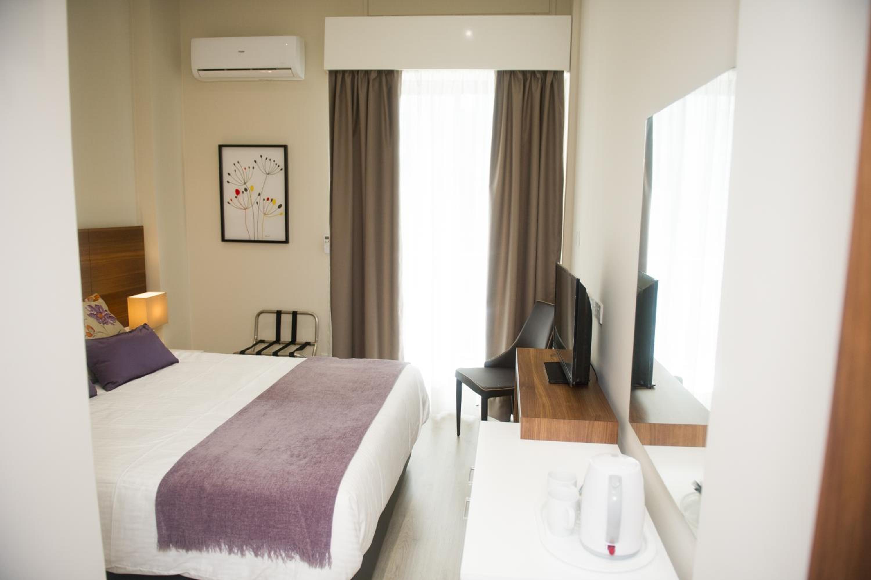Budget Double Room photo 3
