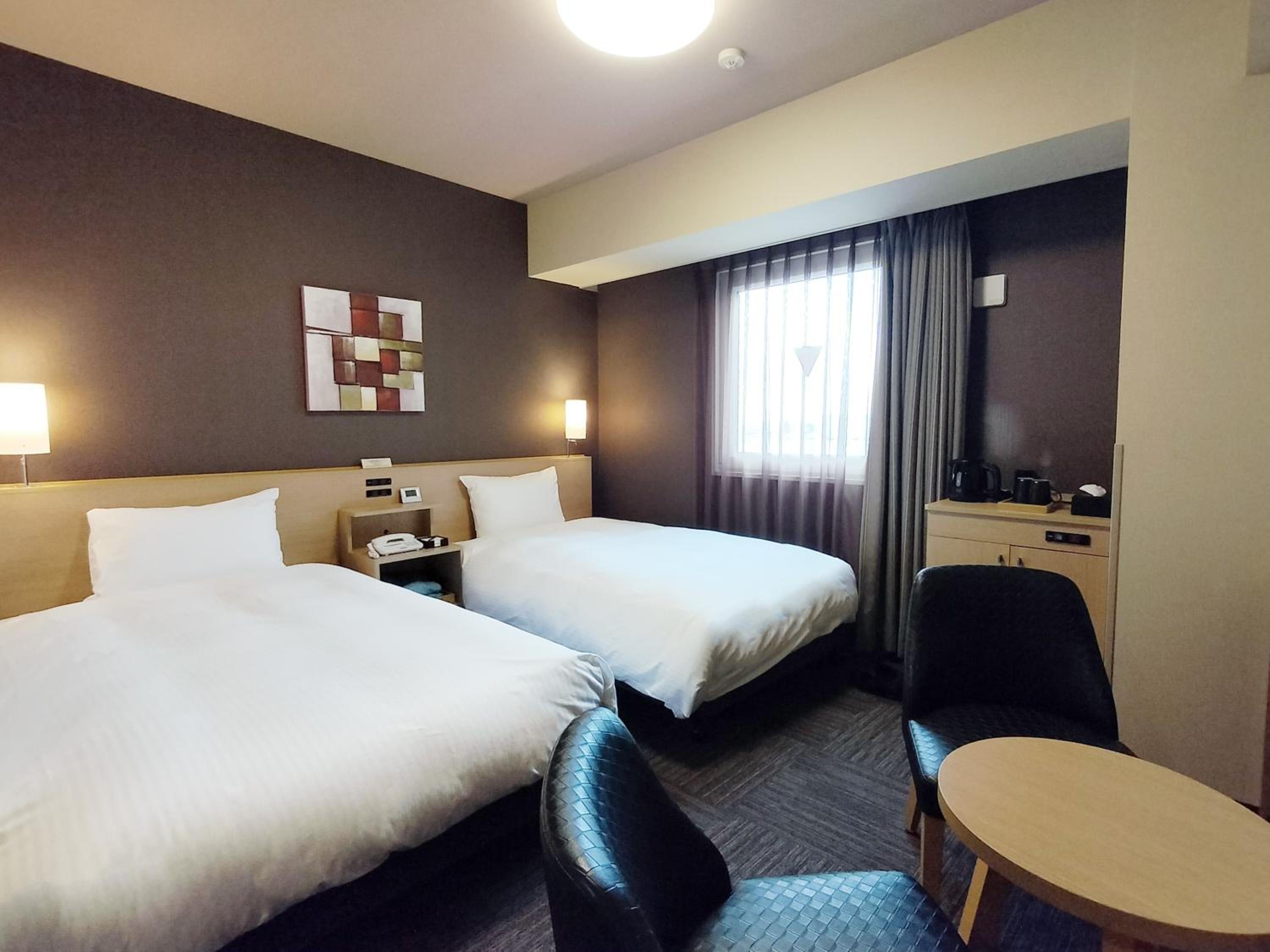 Standard Twin Room - Smoking (Heated Tabacco Only)  photo 2