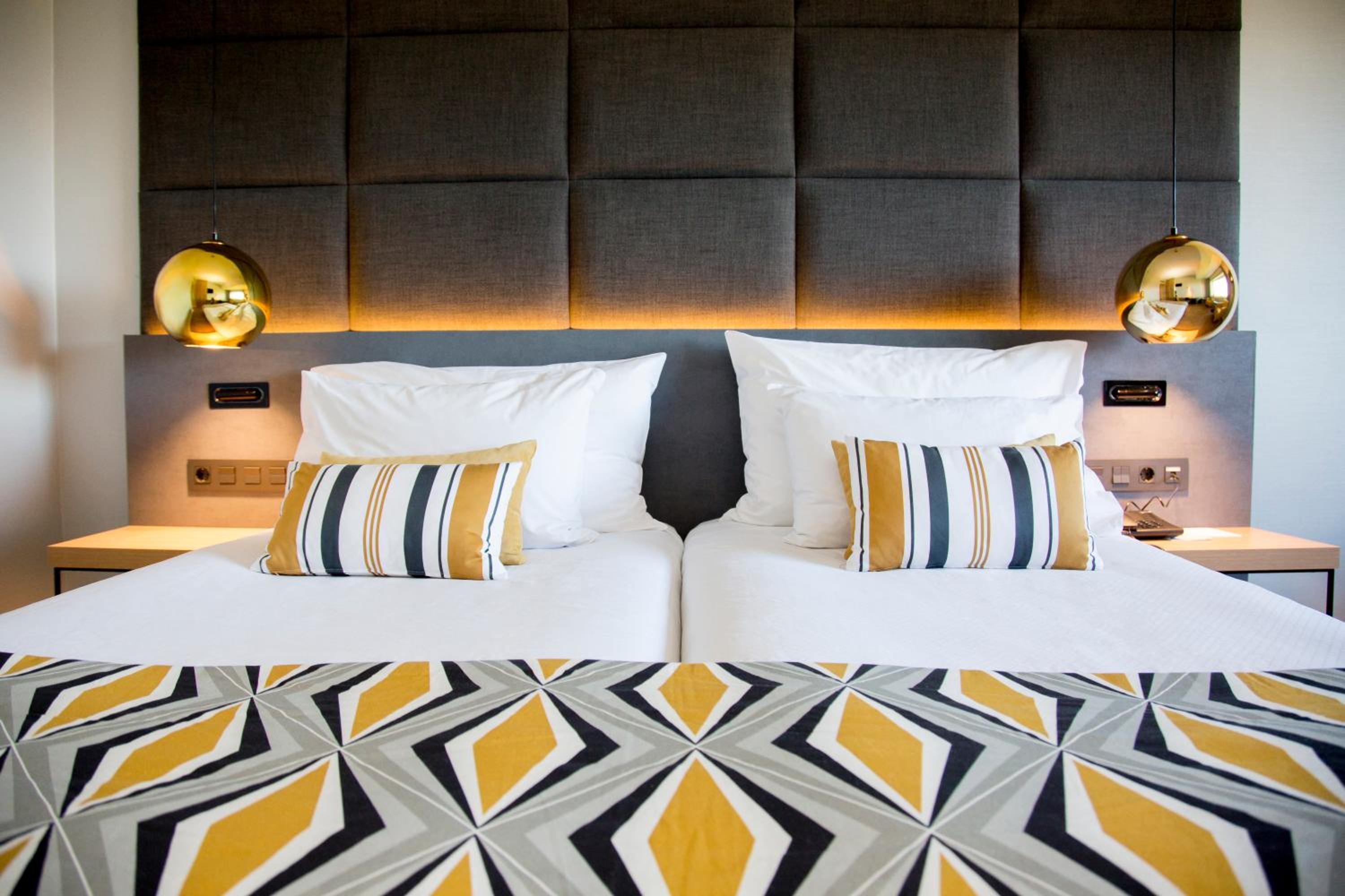 Standard Double or Twin Room - Photo 6