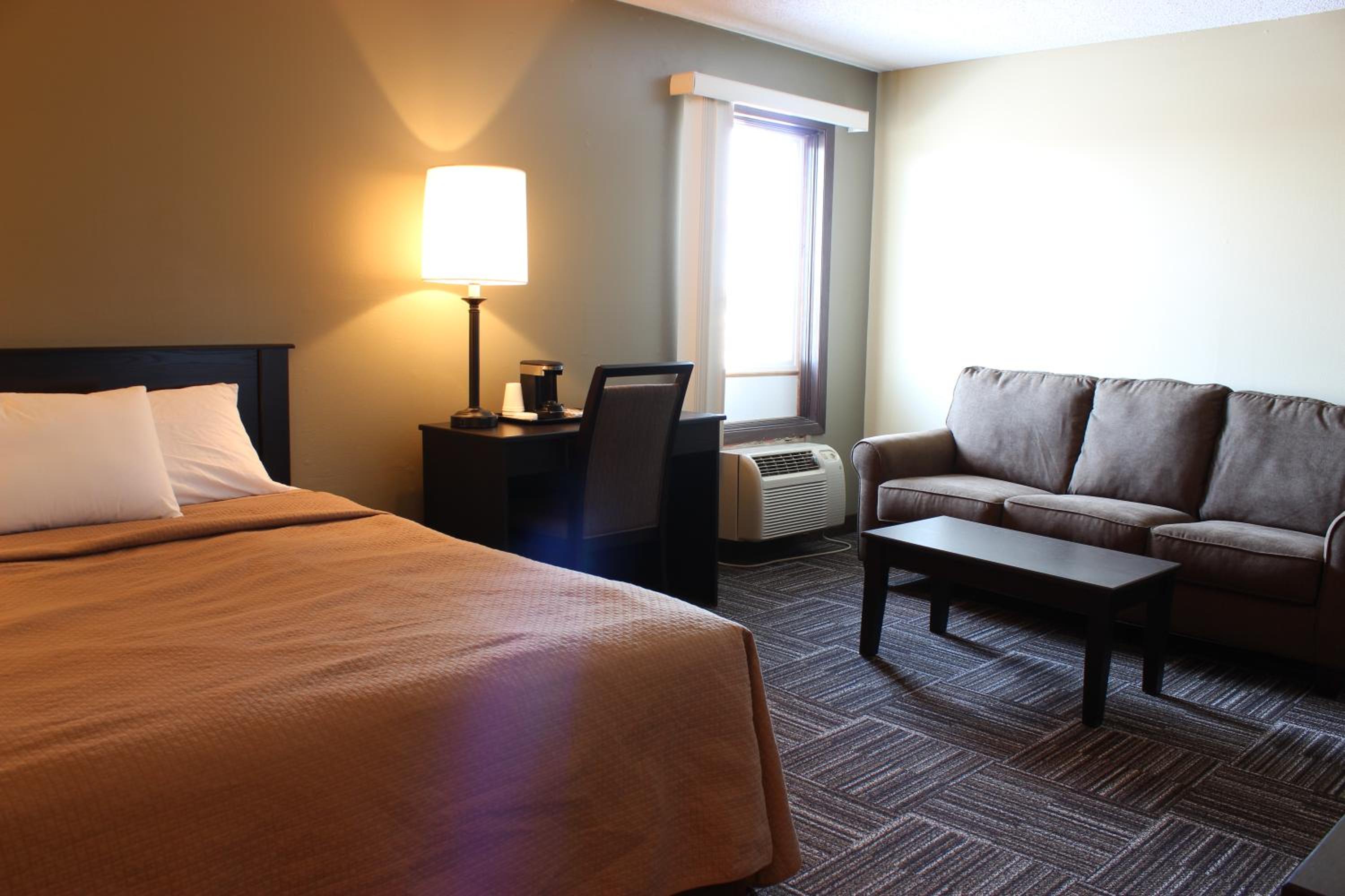 Queen Room photo 3