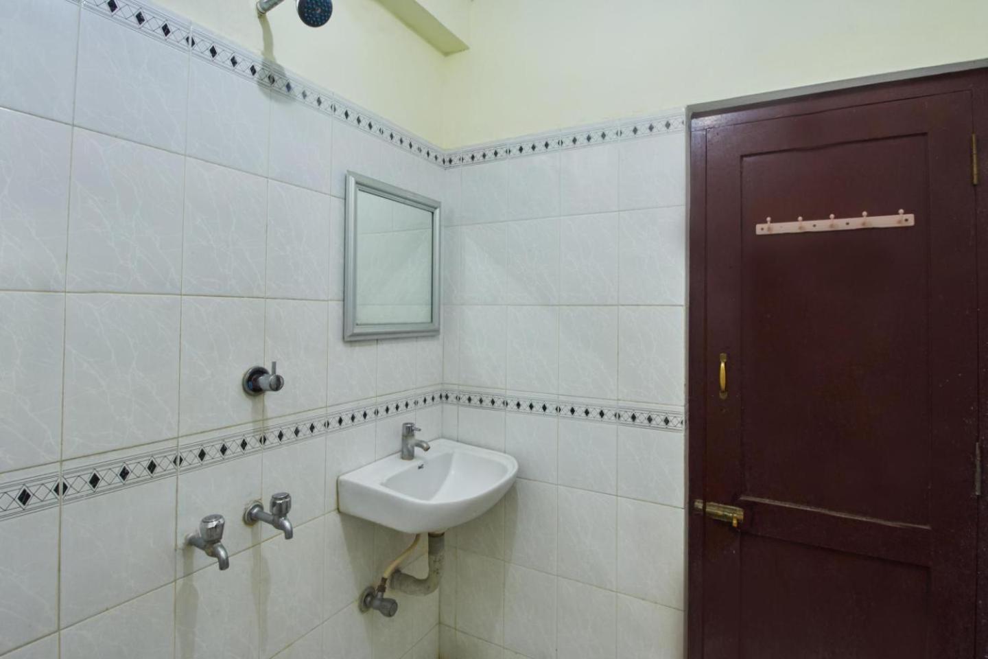 Standard Triple Room - Photo 6