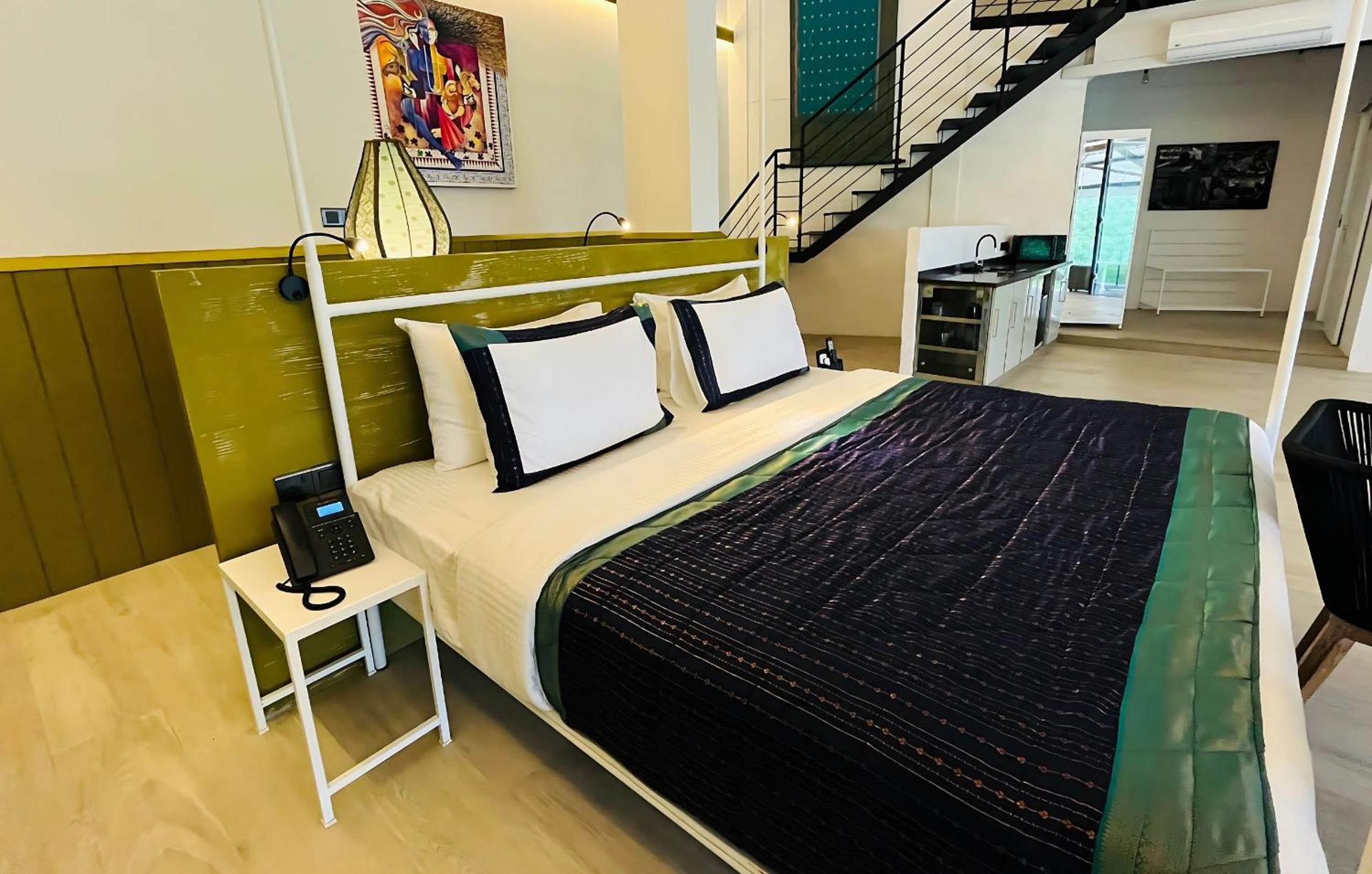 Duplex Suite with a refreshing mango mocktail, evening tea in the treehouse and a garden visit photo 2