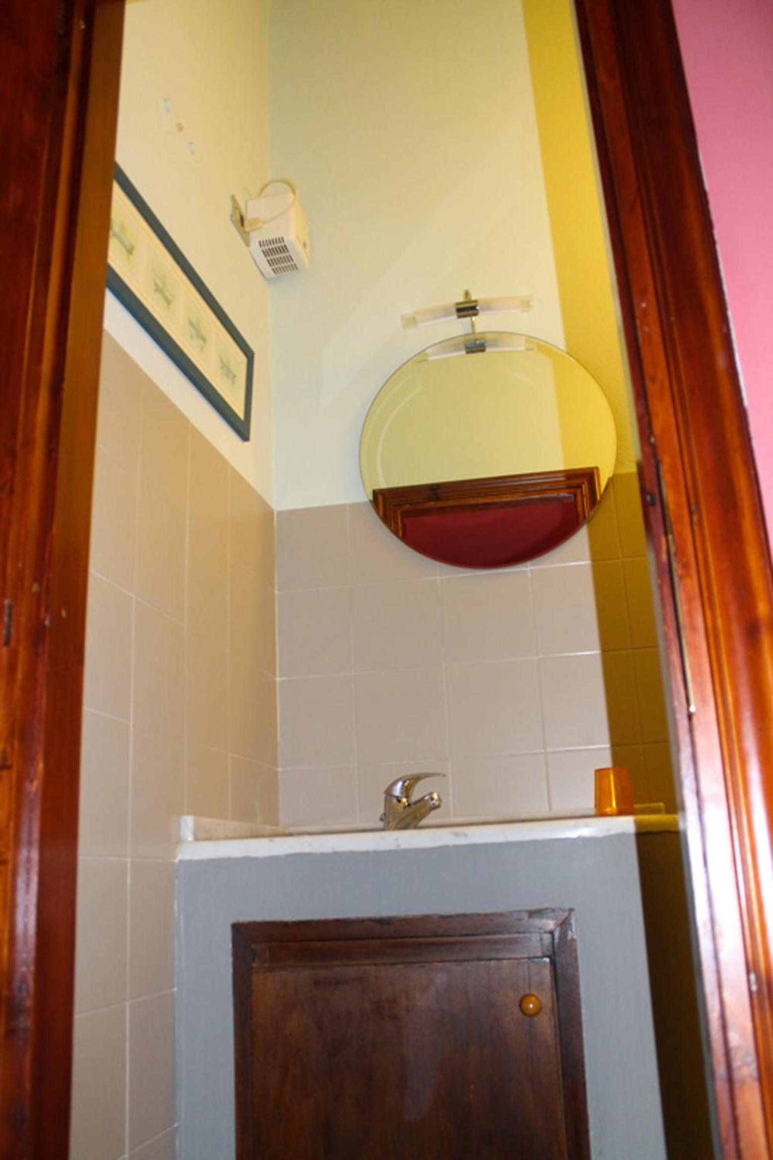 Double Room with Private External Bathroom photo 2