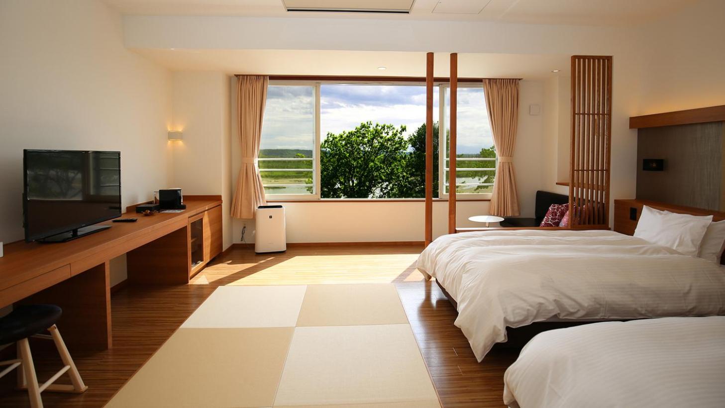 Room with Tatami Area with River View - Non-Smoking