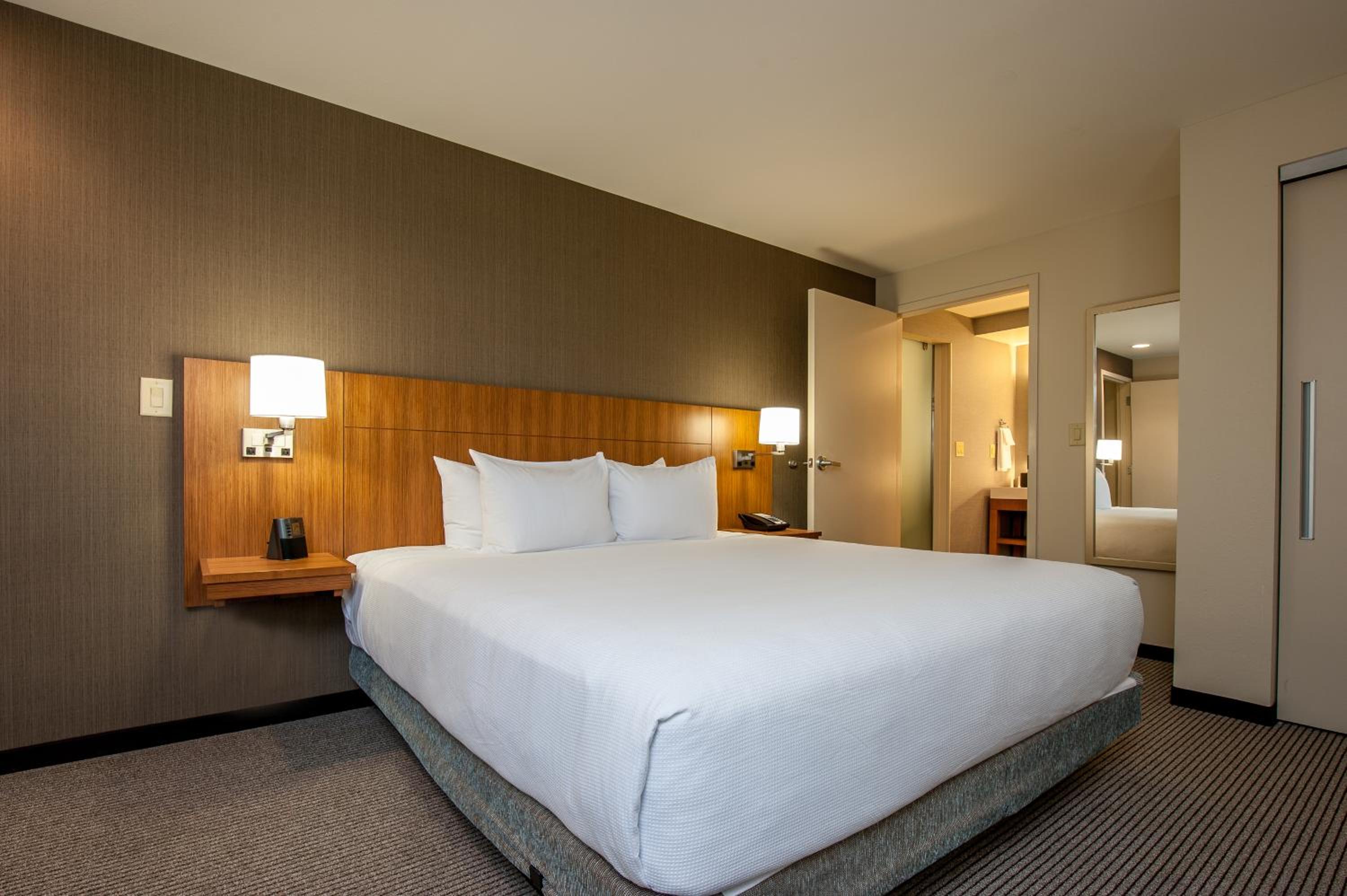 King Room With Sofa Bed photo 2