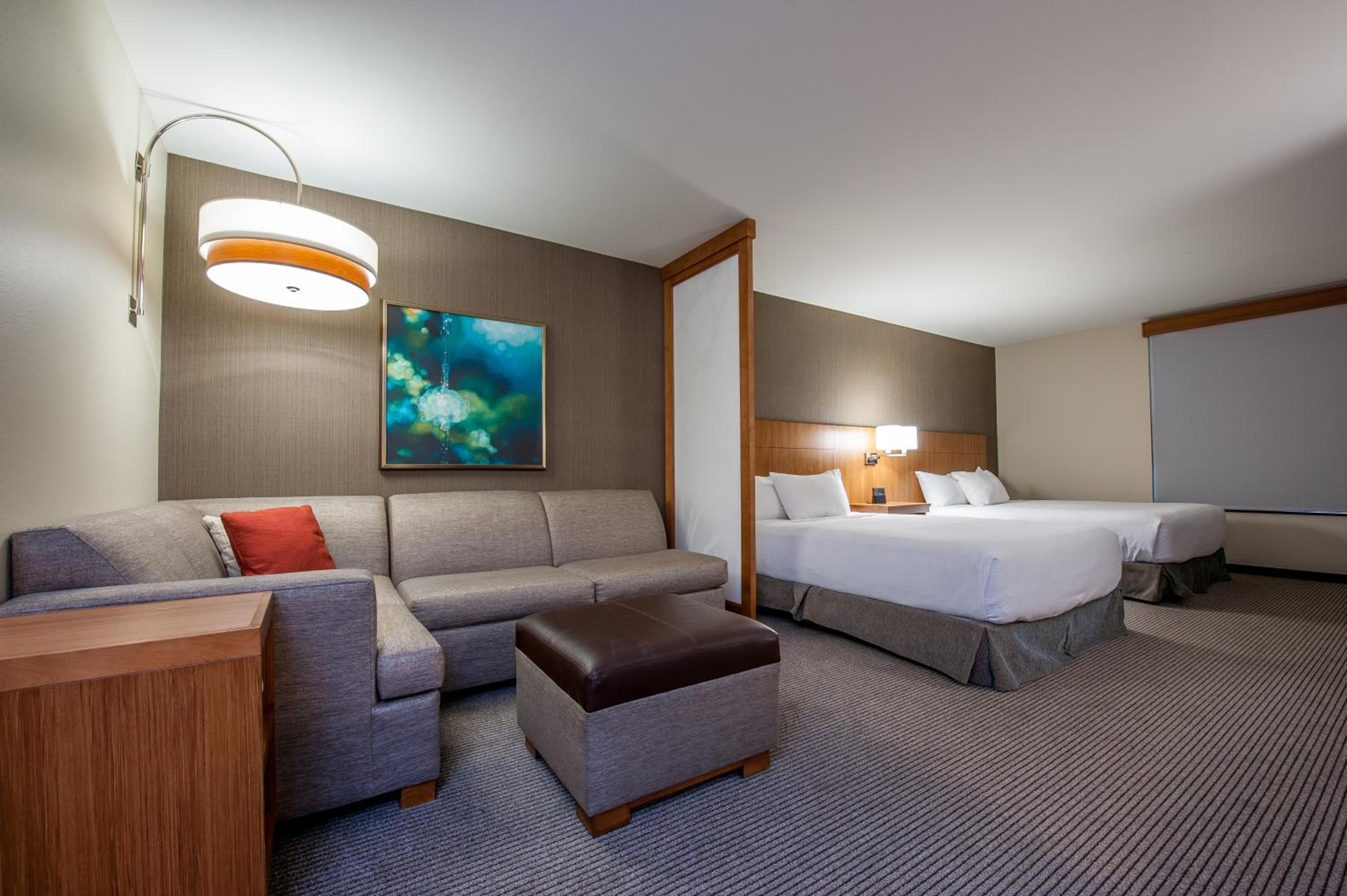 King Room With Sofa Bed photo 3