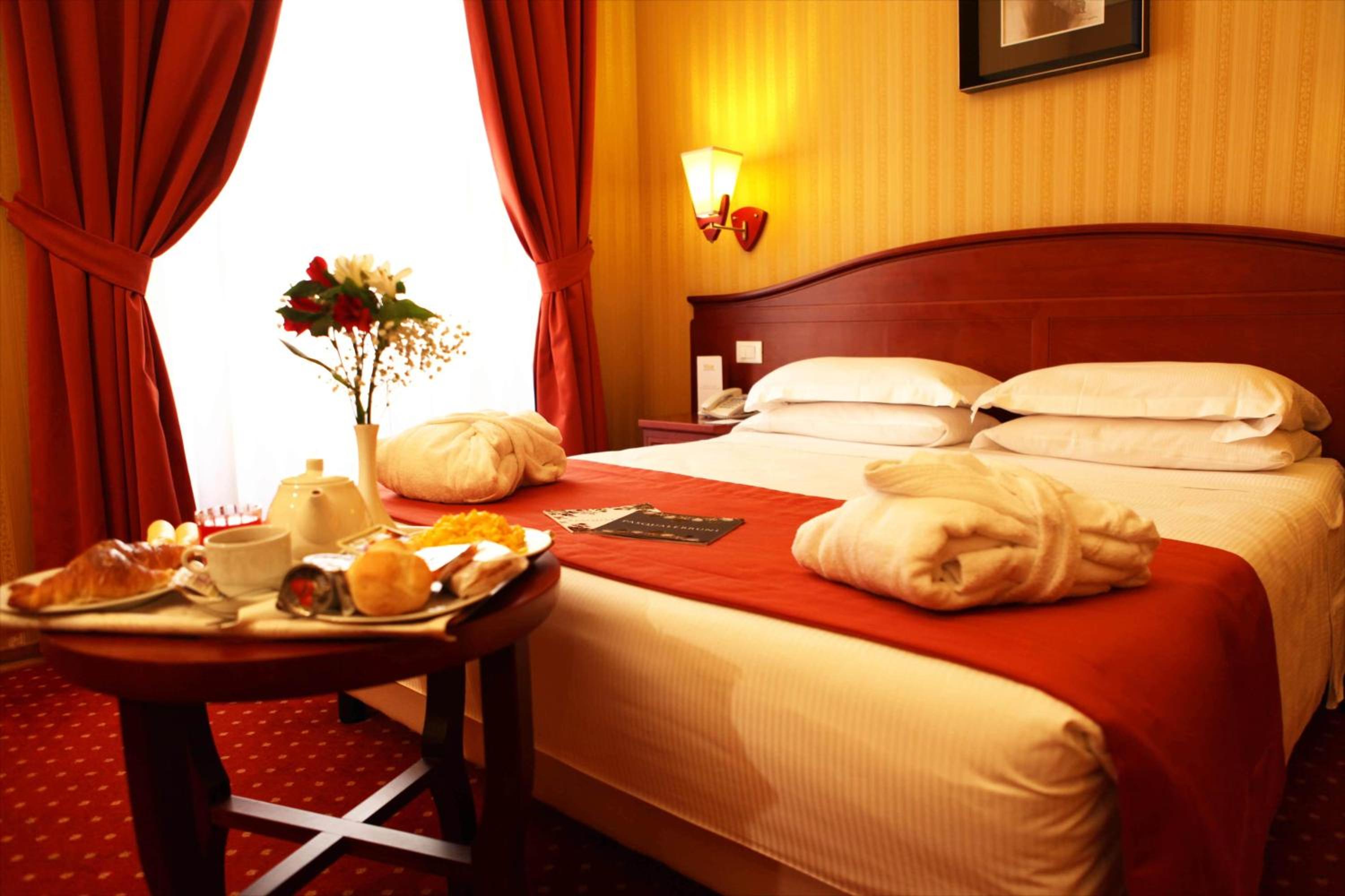 Comfort Double or Twin Room thumbnail 5