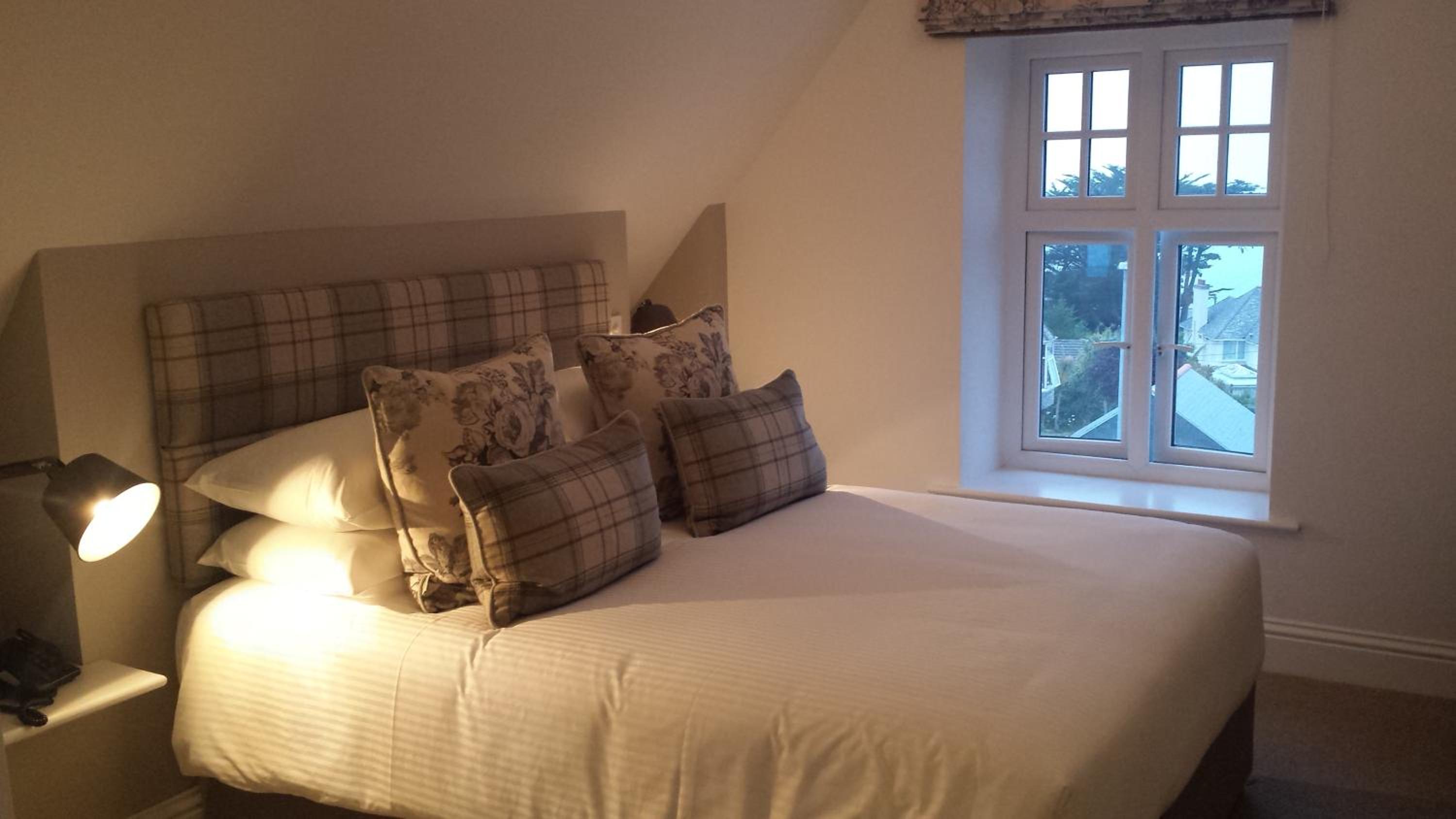 Deluxe Double or Twin Room with Sea View photo 1