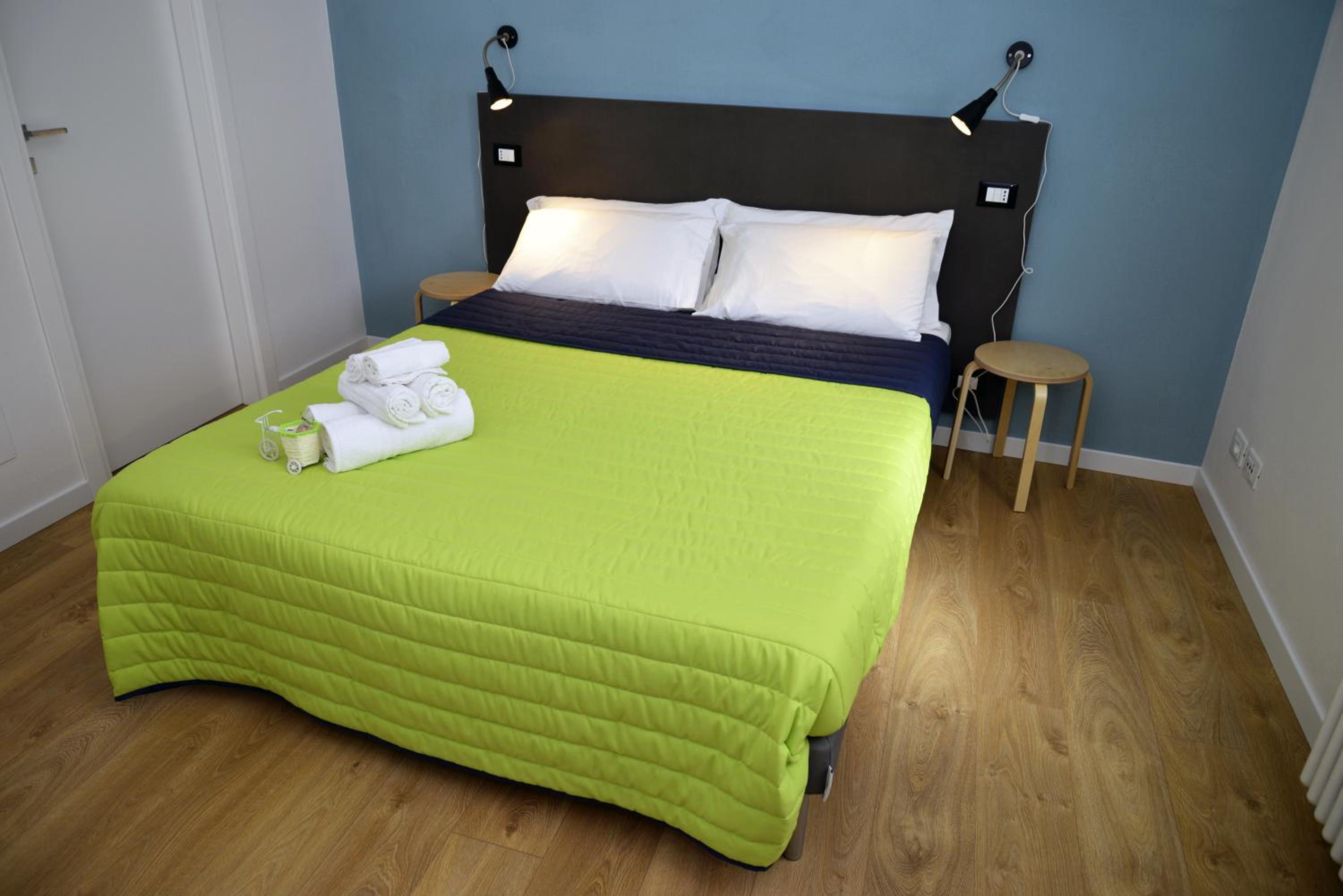 Double or Twin Room with Private Bathroom photo 2