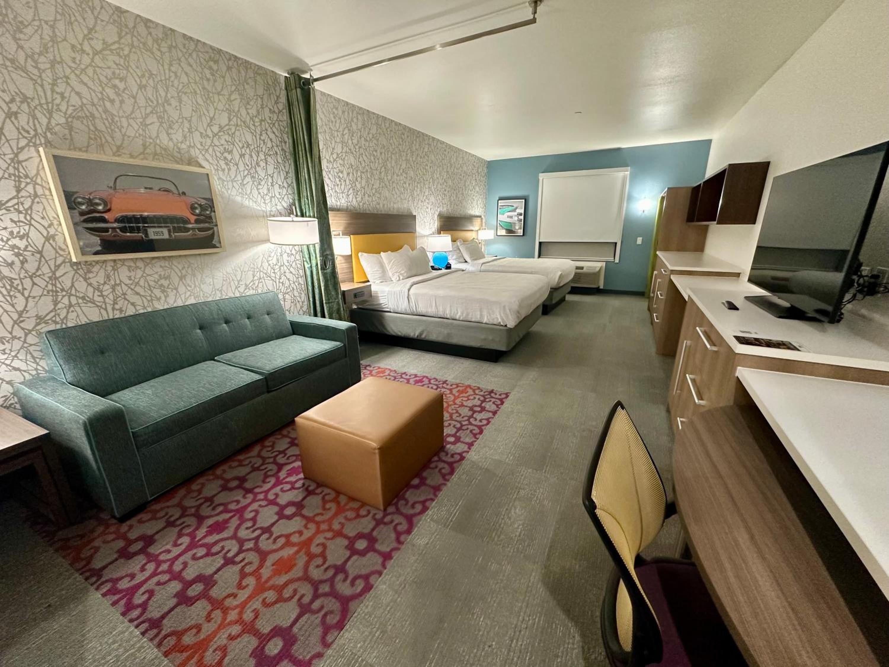 Queen Studio with Two Queen Beds - Non-Smoking - Photo 1