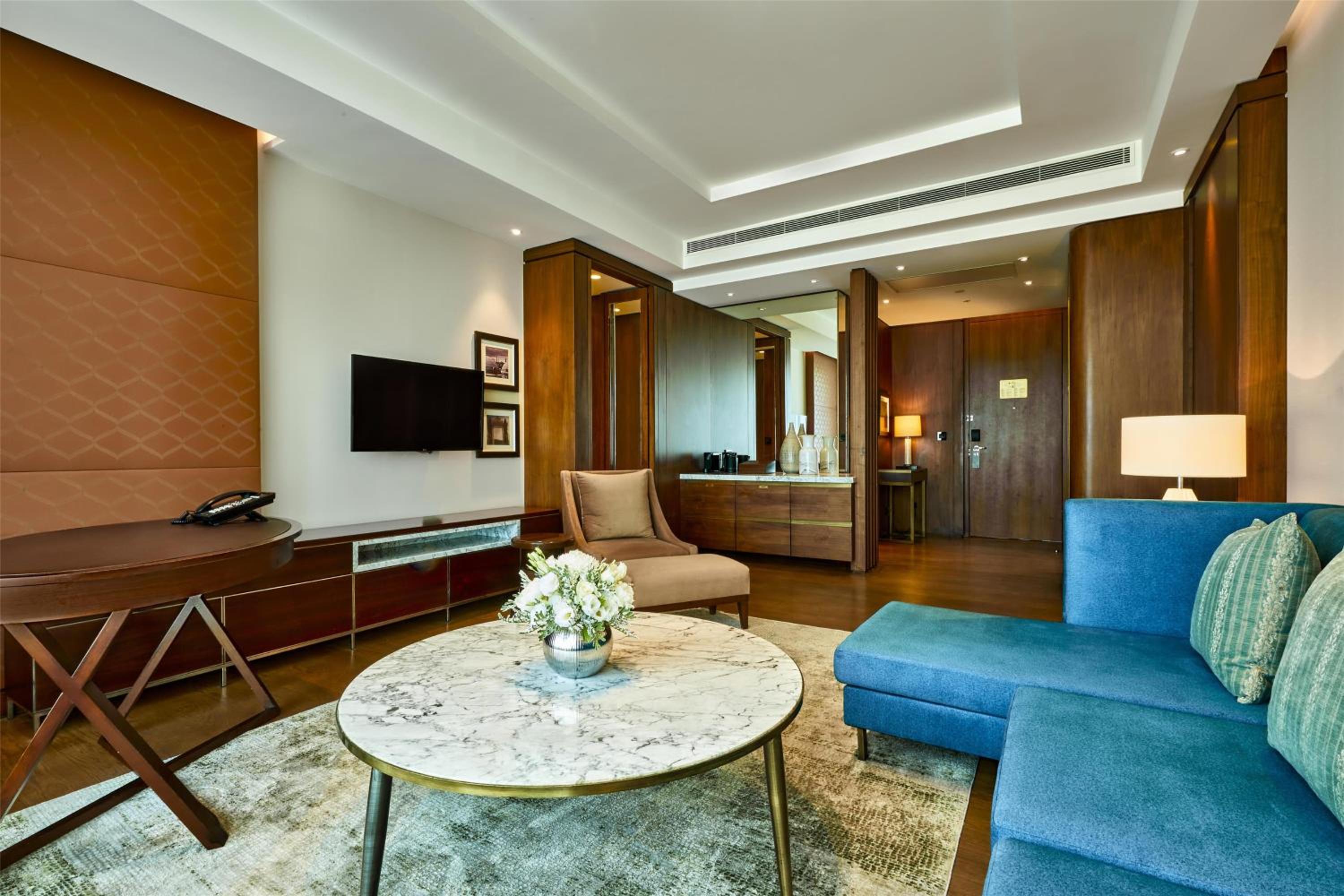 Regency King Suite with Sea View - Club Access