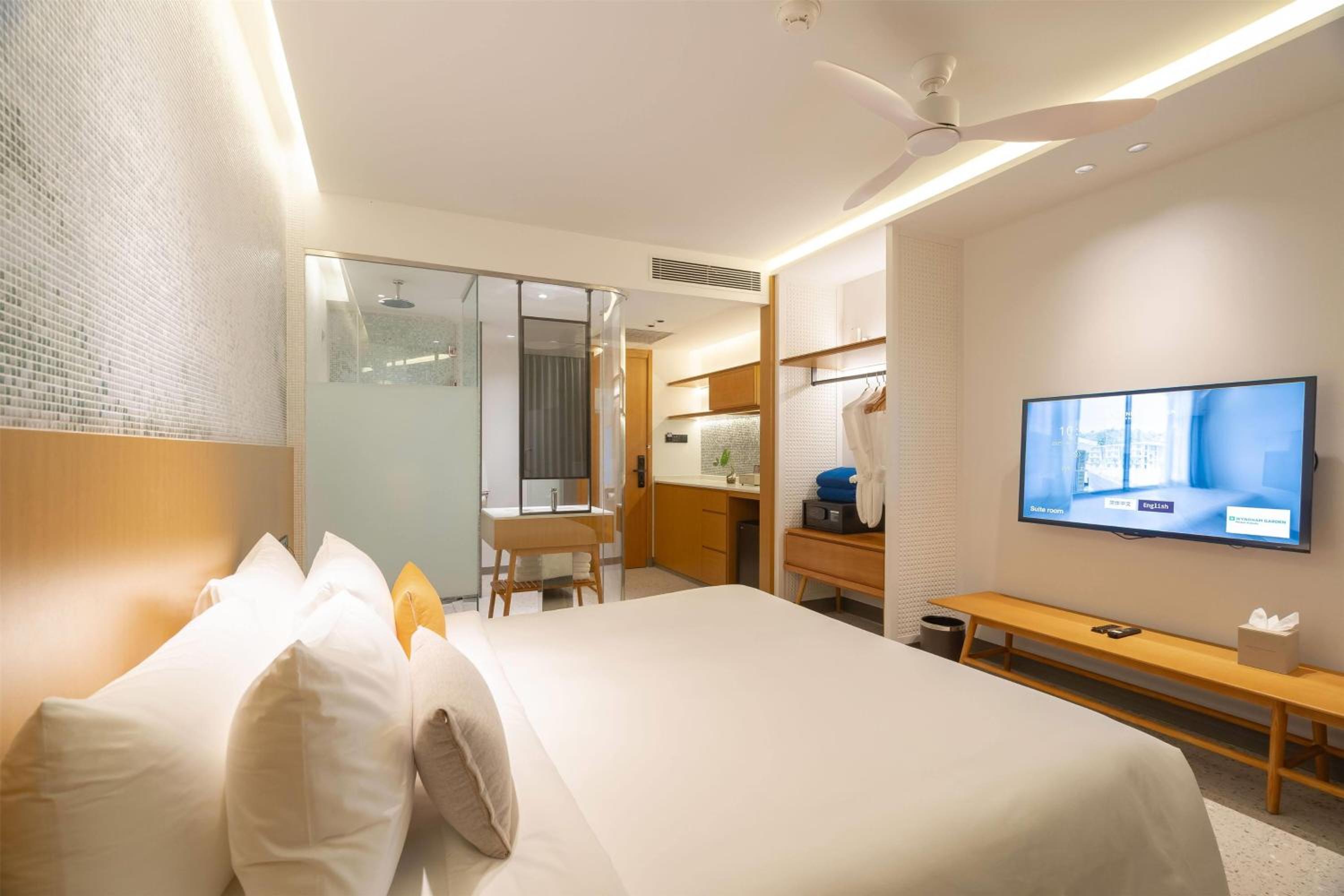 Superior King Room