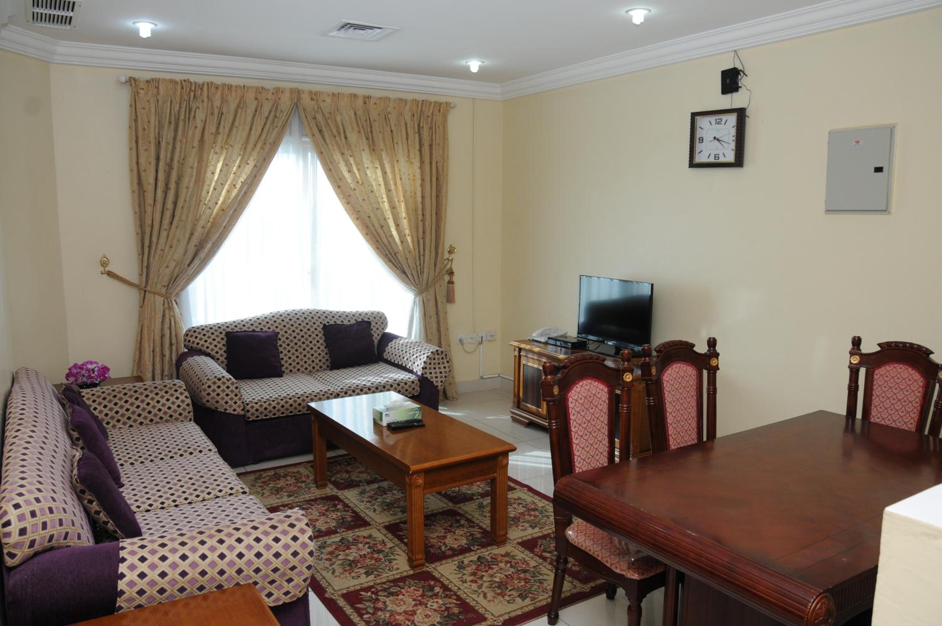 Executive Apartment - Photo 15