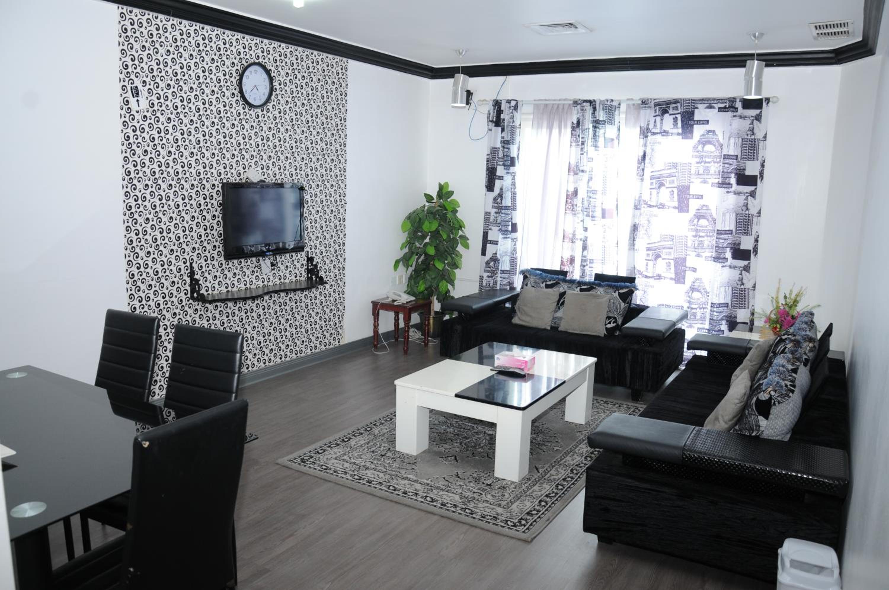 Deluxe Two-Bedroom Apartment - Photo 1