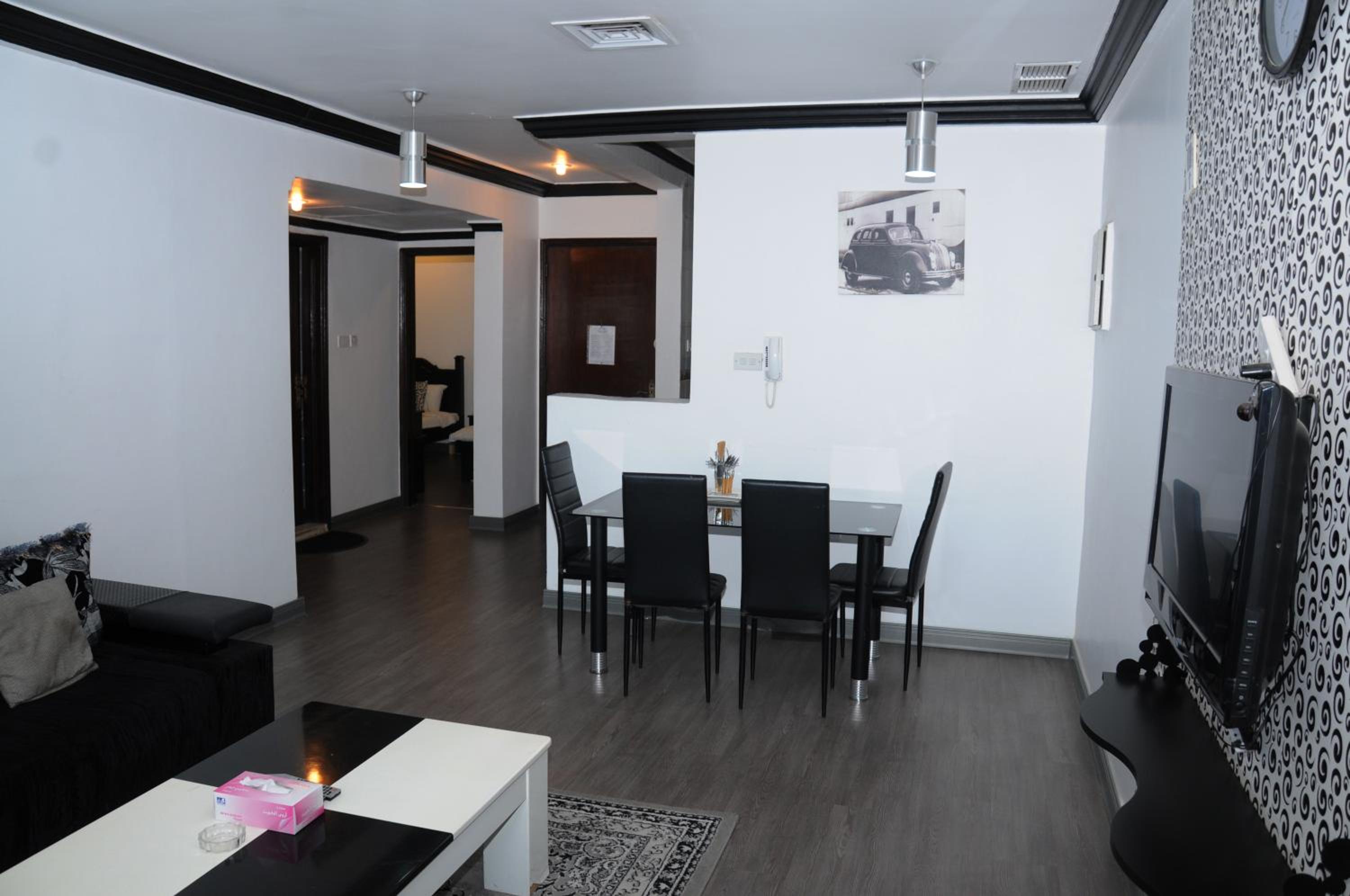 Deluxe Two-Bedroom Apartment - Photo 25