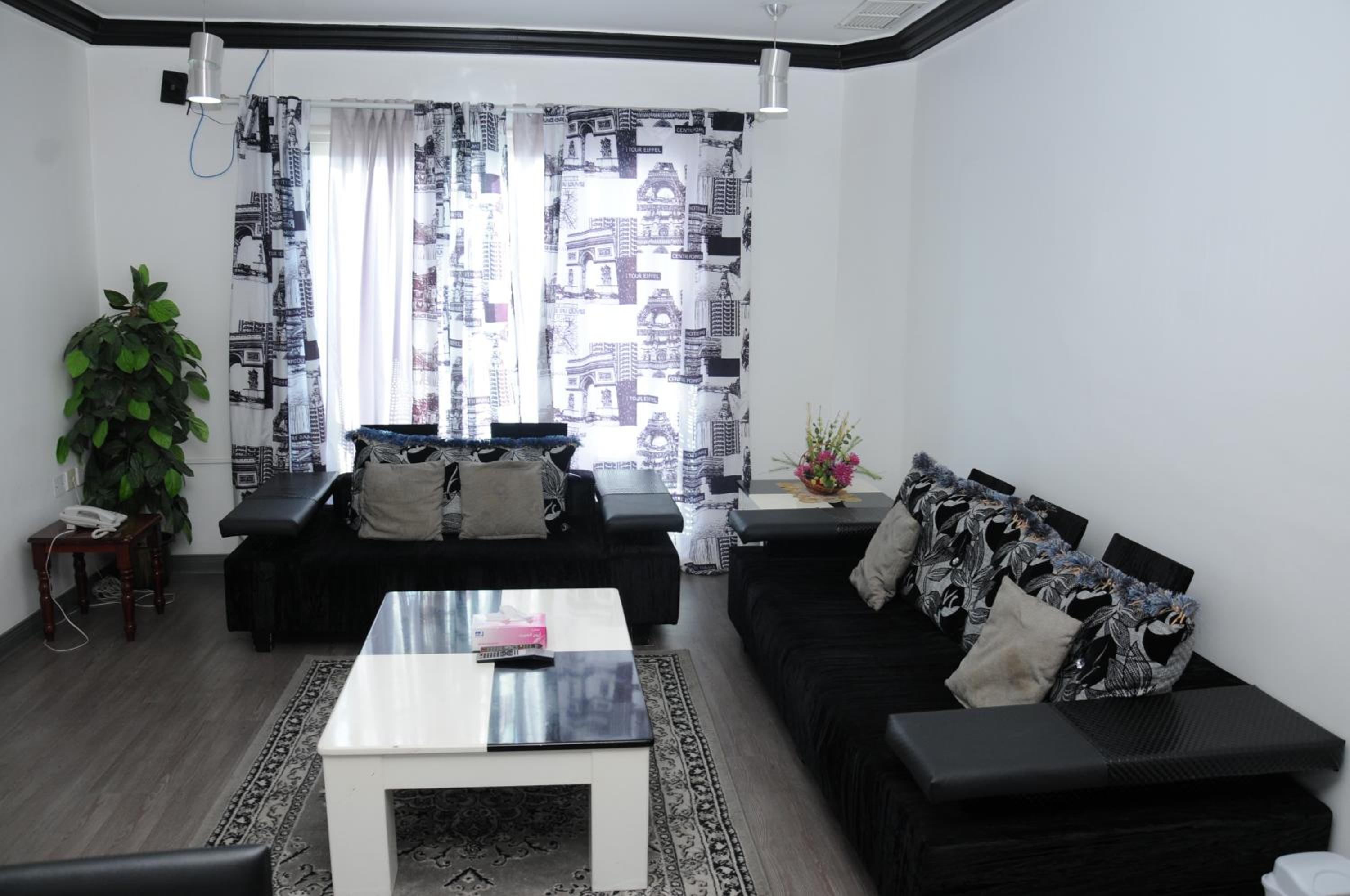 Deluxe Two-Bedroom Apartment - Photo 21
