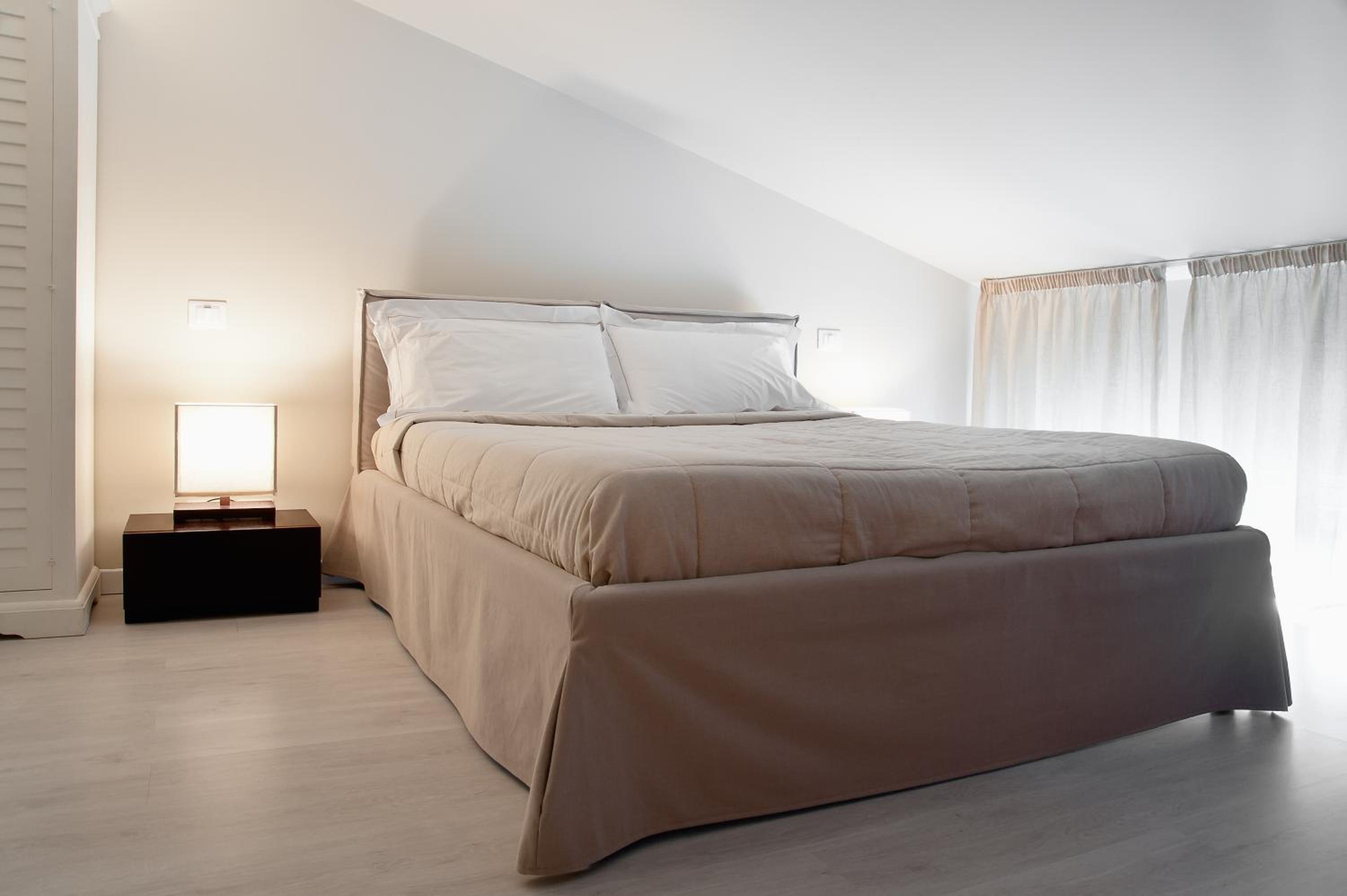 Suite - Photo 16