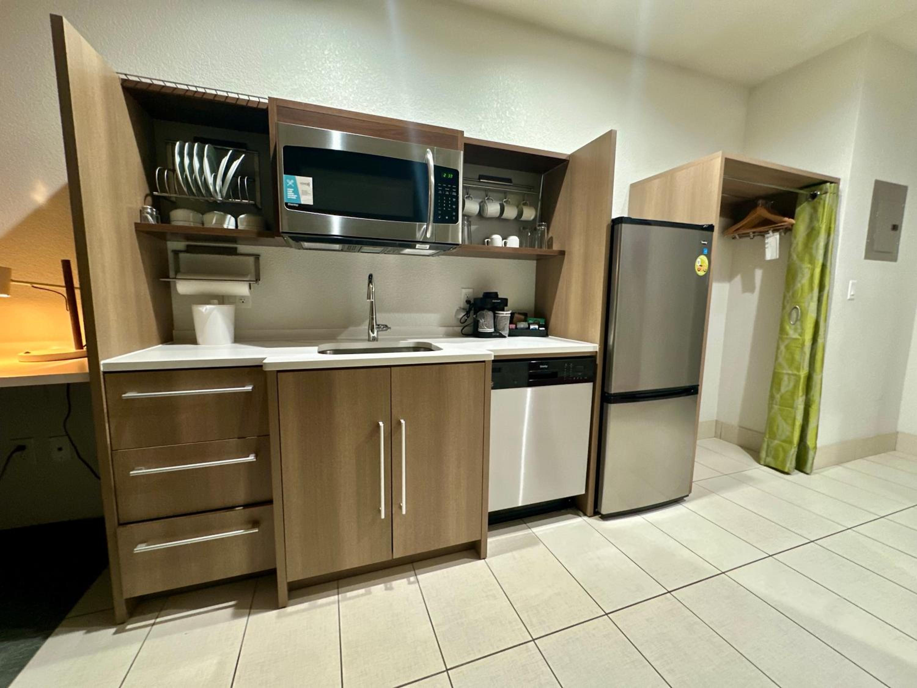 One-Bedroom King Suite - Non-Smoking - Photo 4