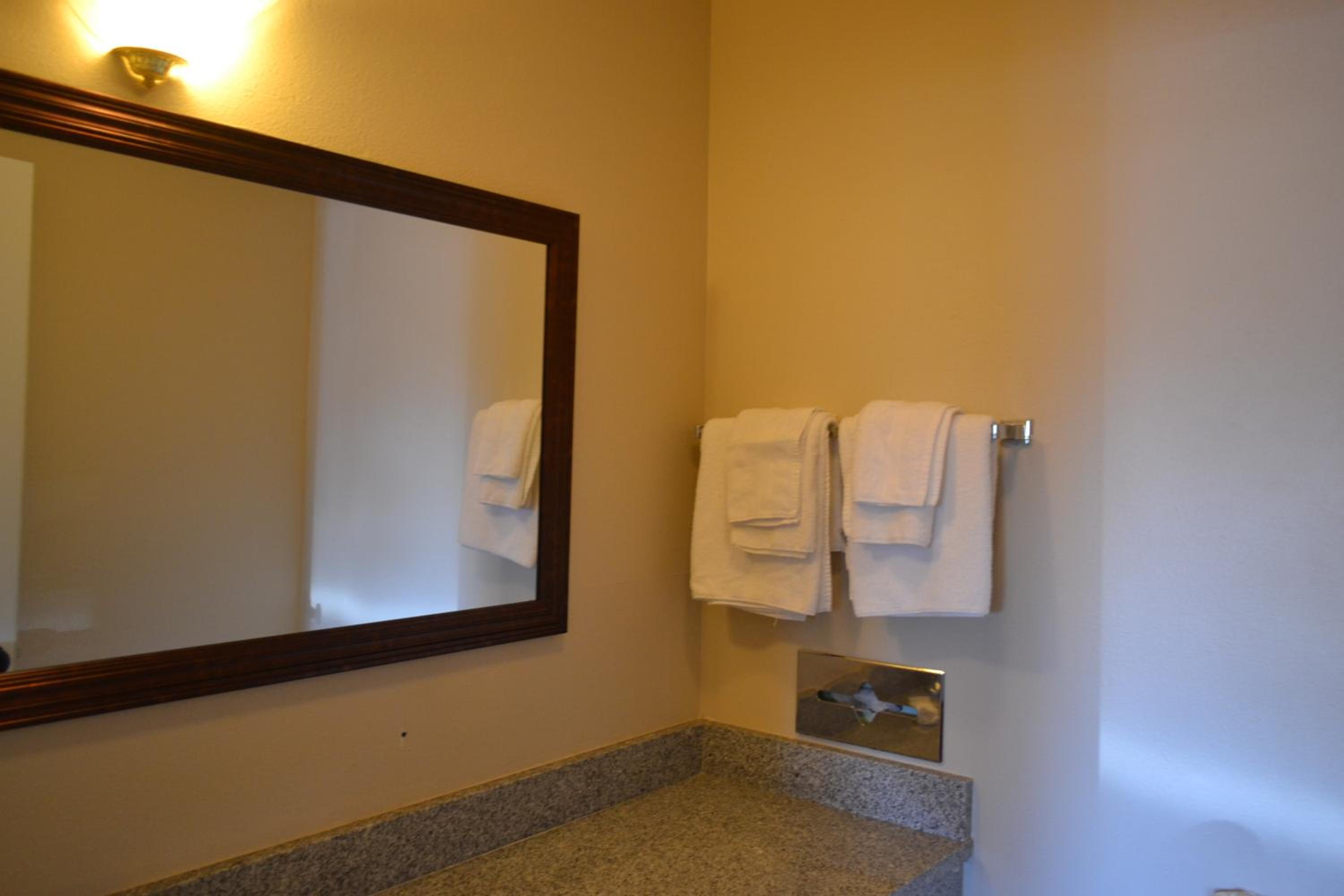 Standard Queen Room - Photo 3