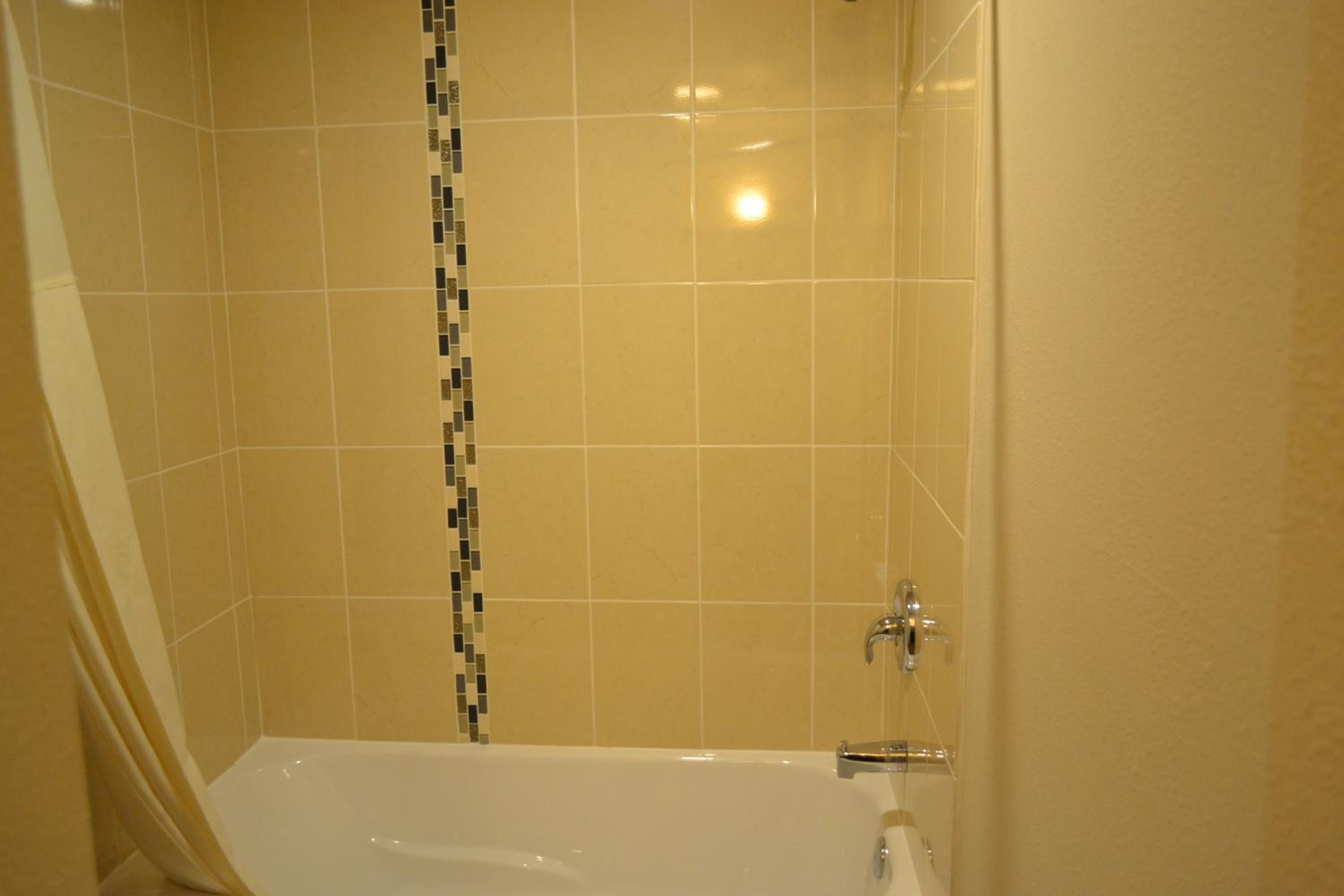 Standard King Room - Photo 4