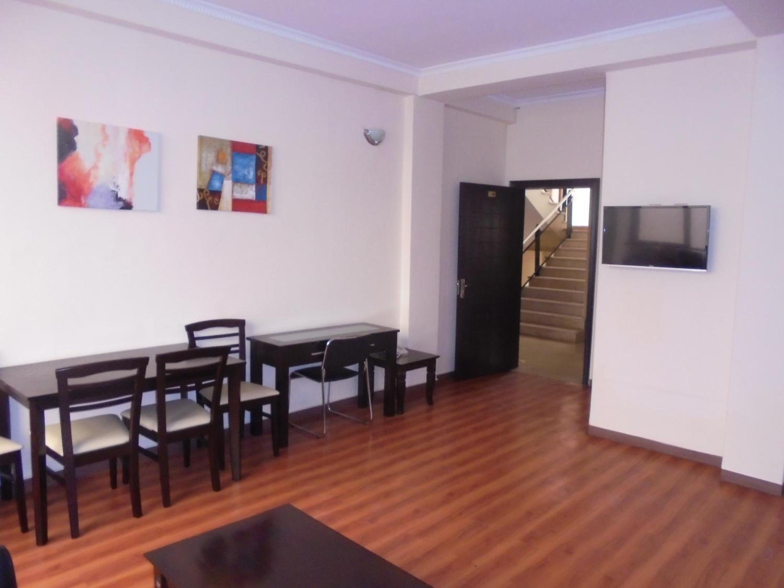 Deluxe Apartment