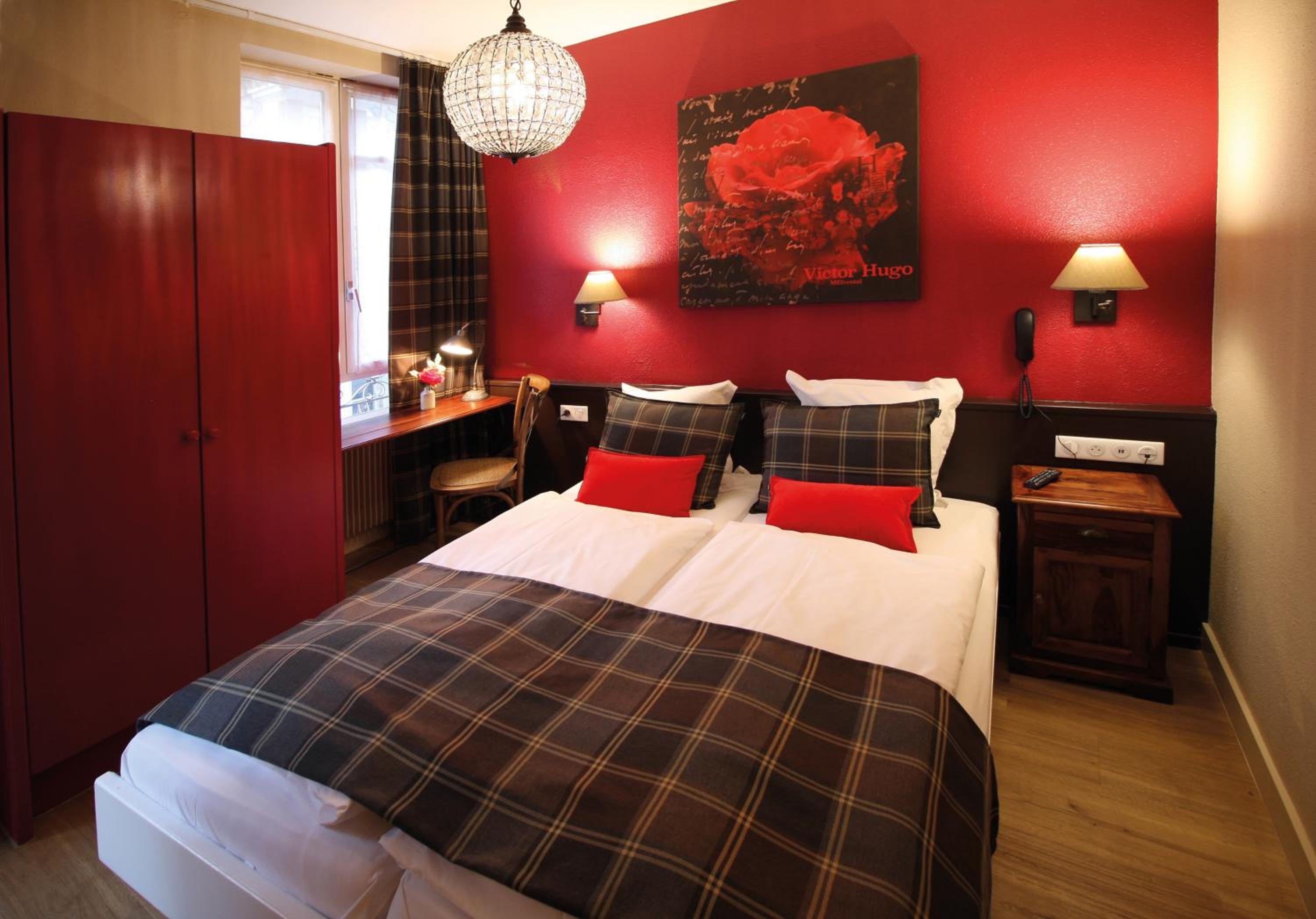 Double Room - Photo 10